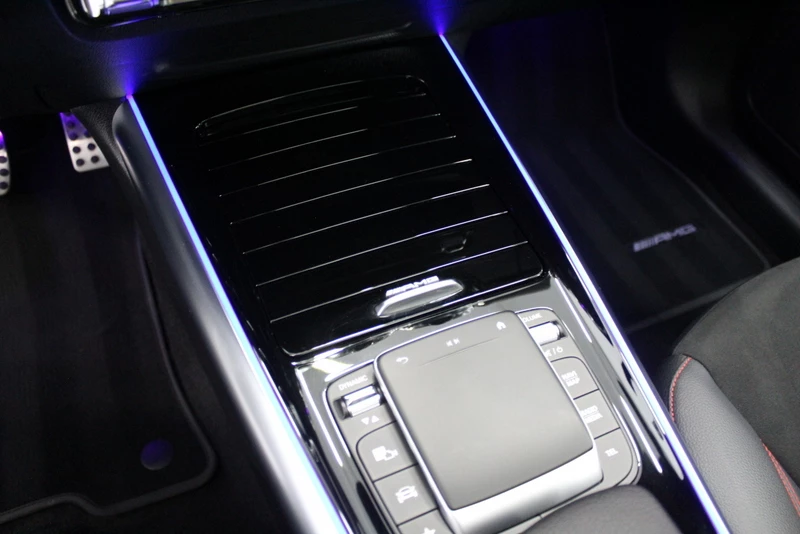 Hoofdafbeelding Mercedes-Benz EQA