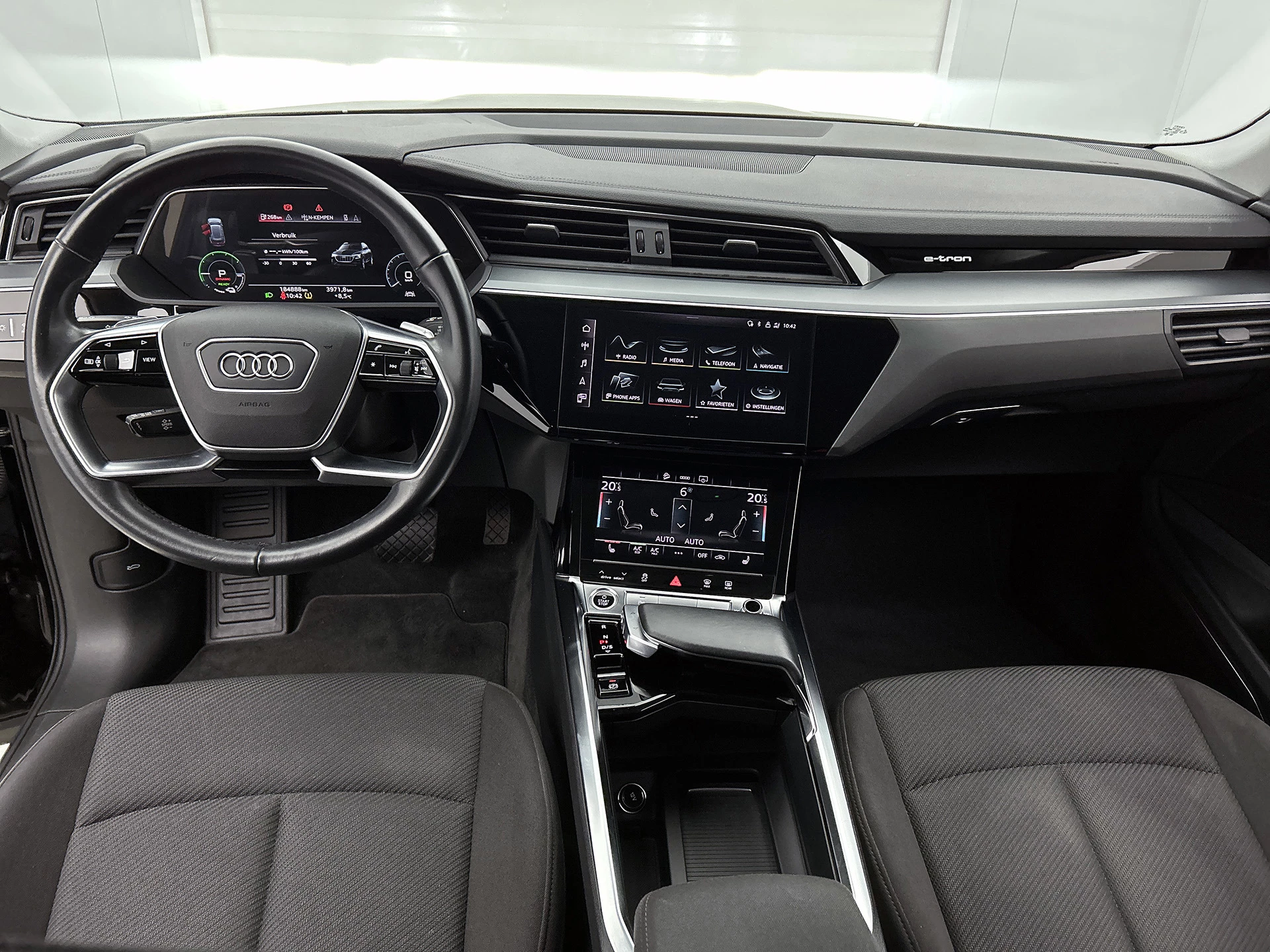 Hoofdafbeelding Audi e-tron