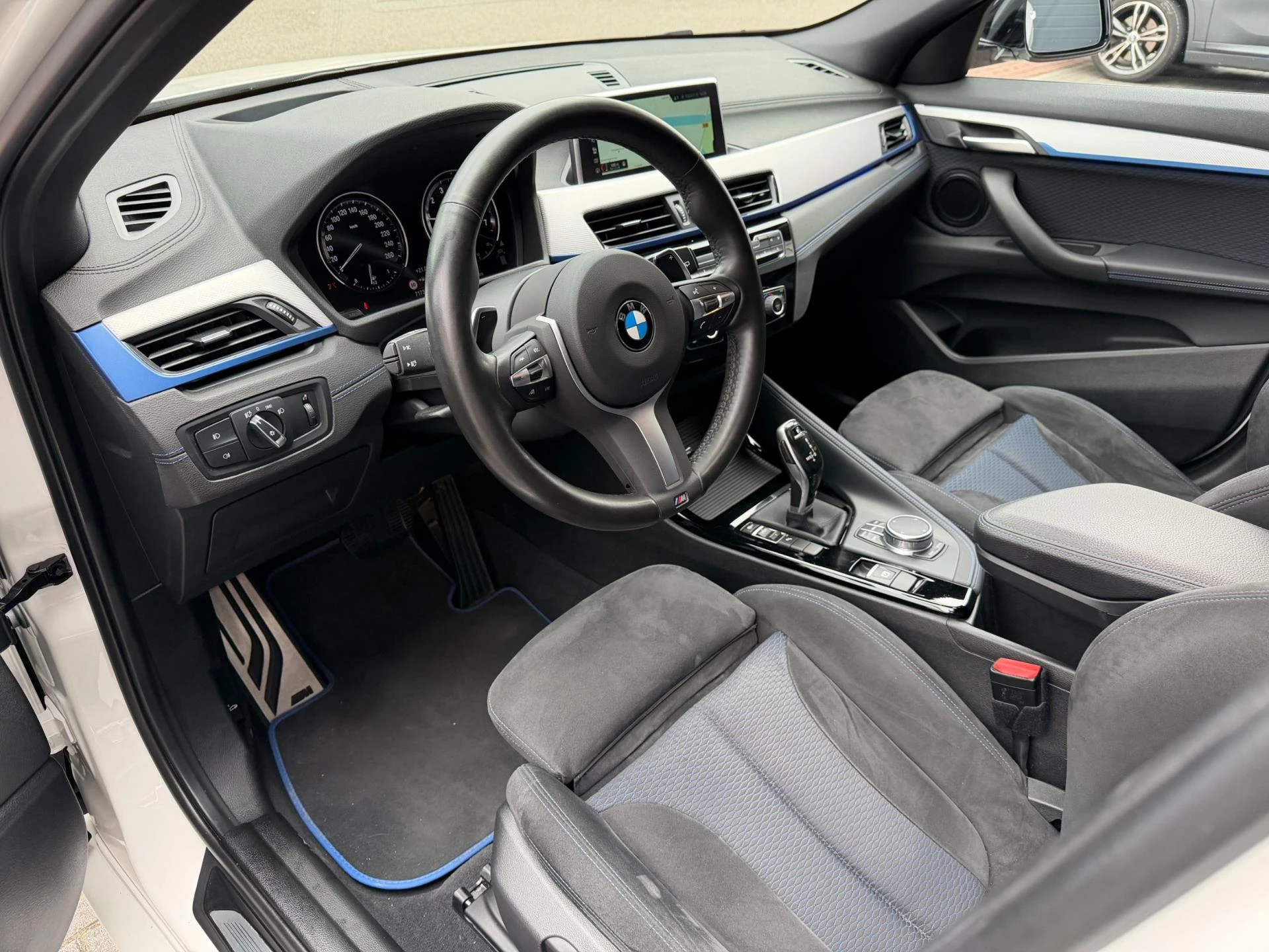 Hoofdafbeelding BMW X2