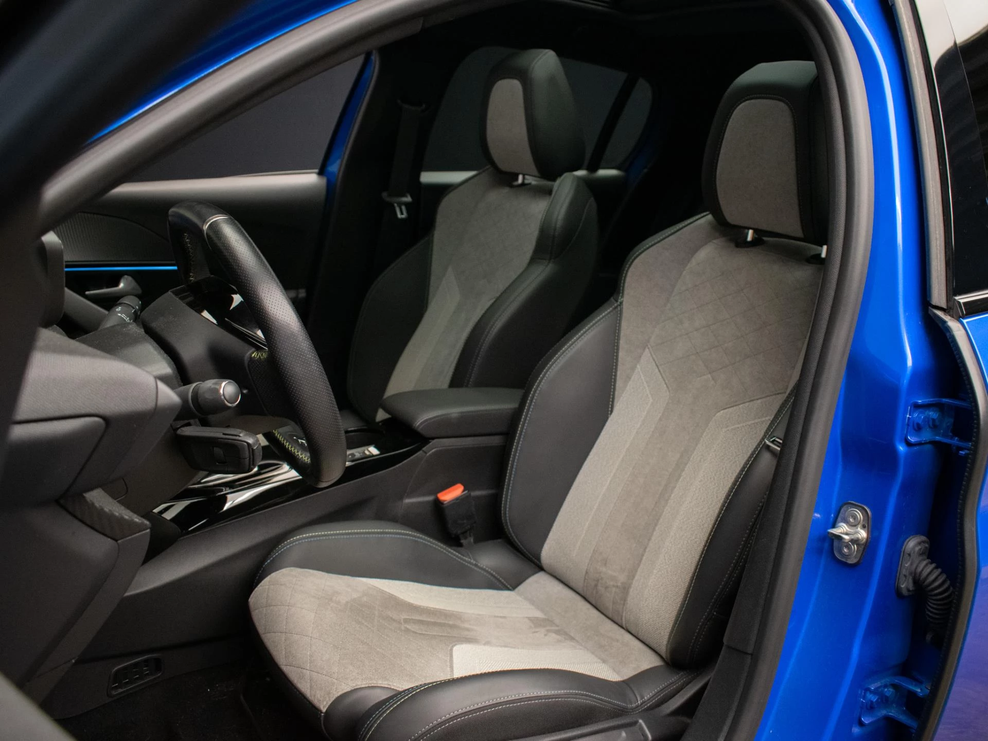 Hoofdafbeelding Peugeot e-208