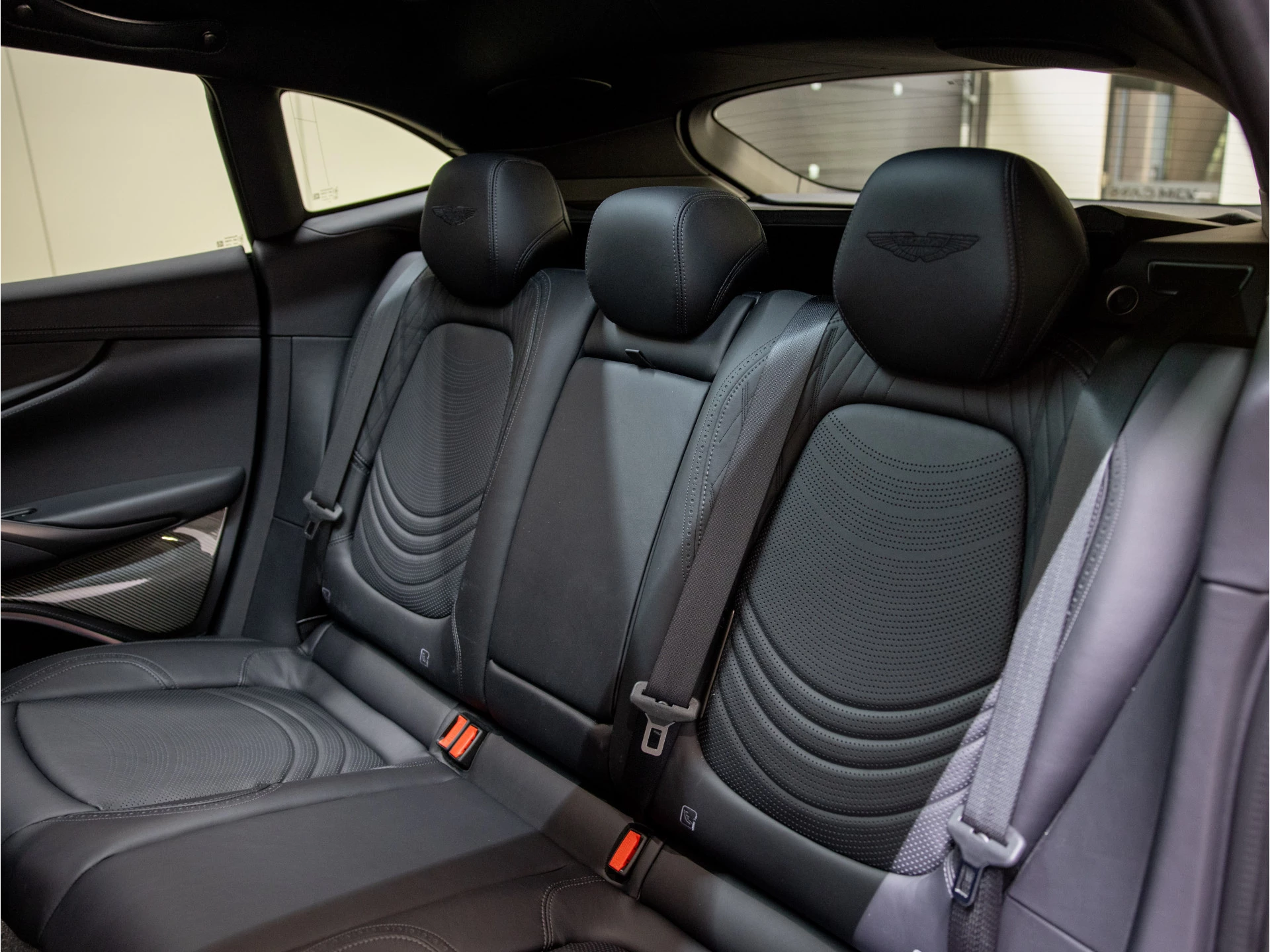 Hoofdafbeelding Aston Martin DBX