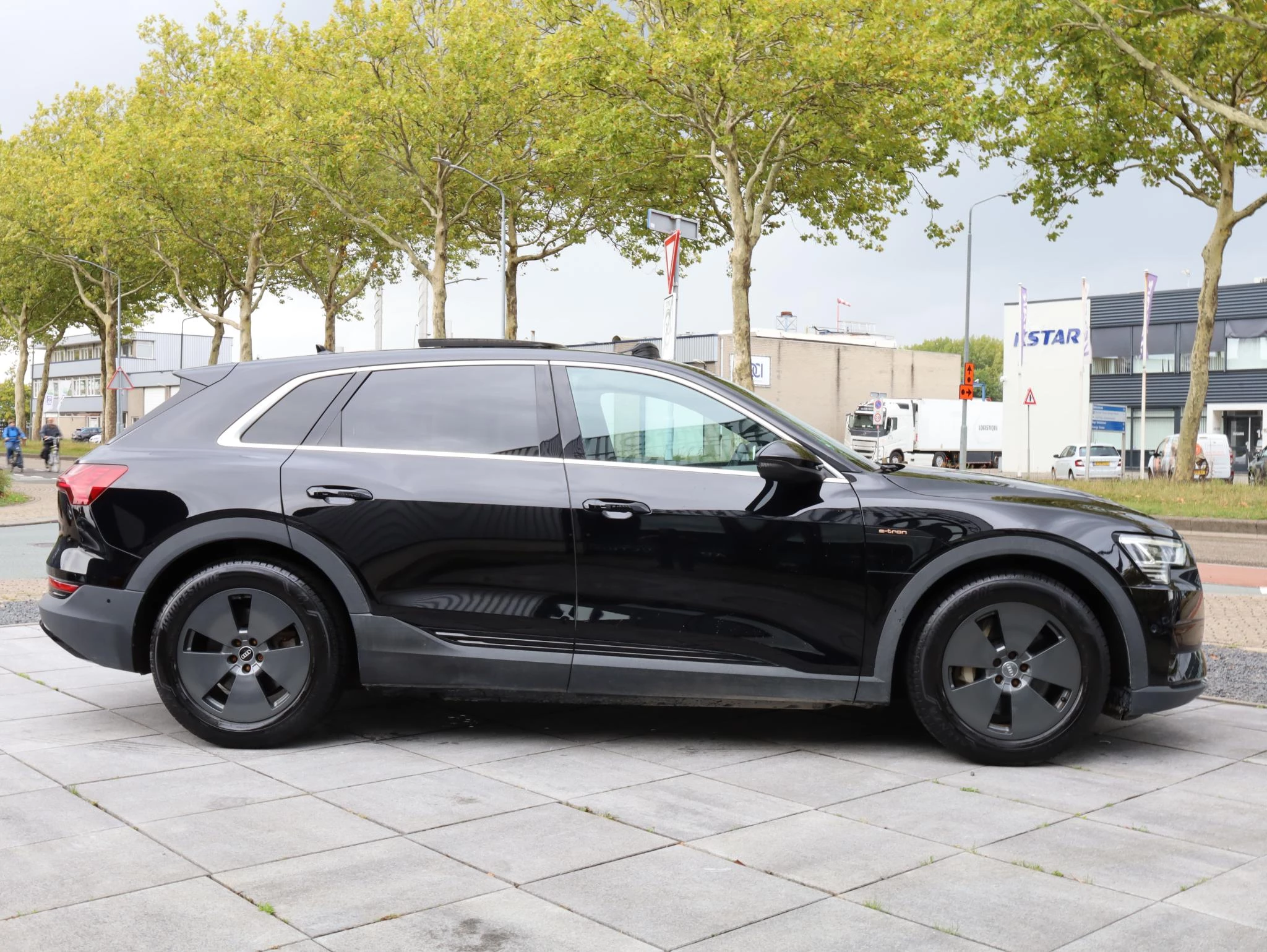 Hoofdafbeelding Audi e-tron