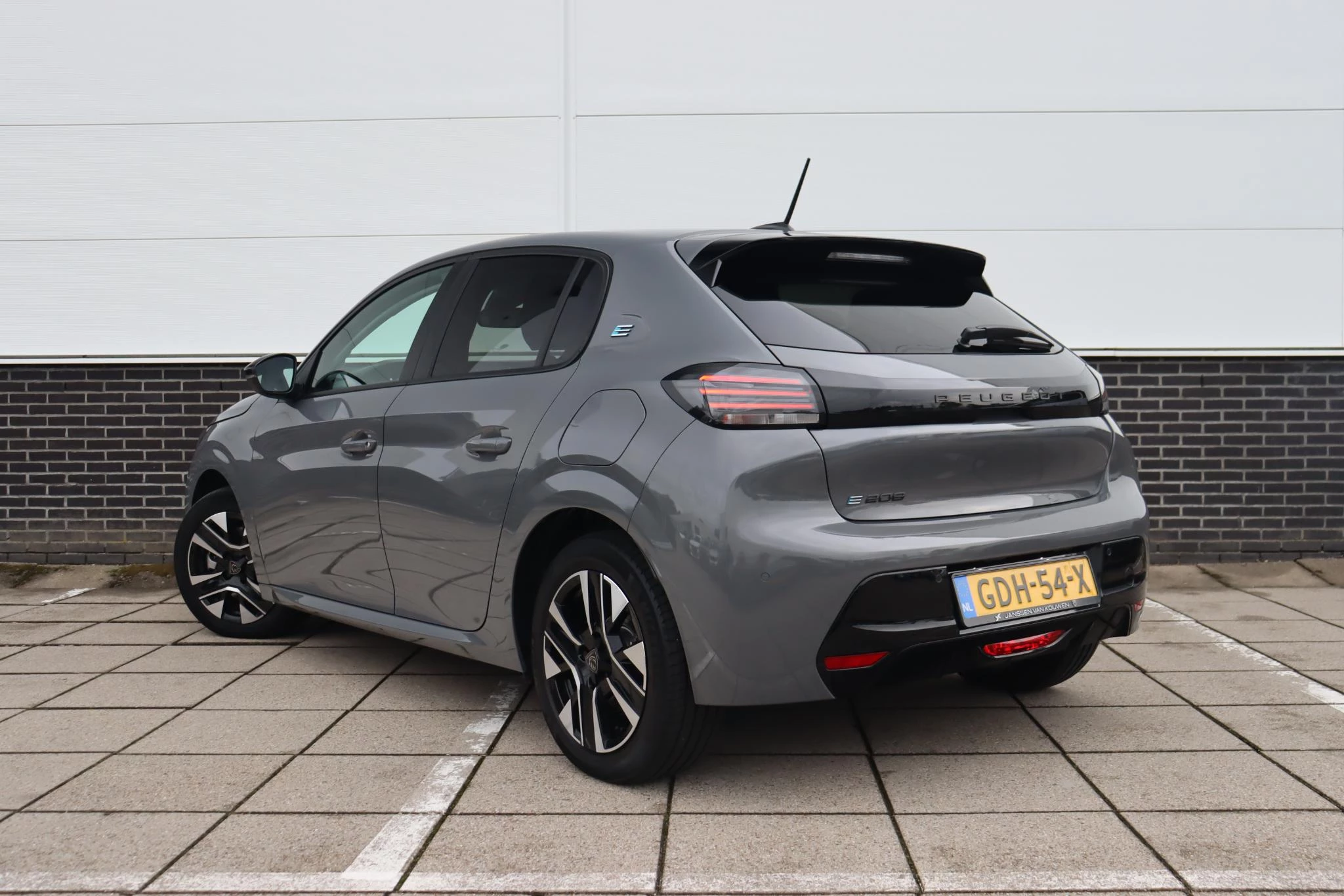 Hoofdafbeelding Peugeot e-208