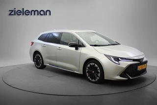 Toyota Corolla Touring 2.0 Hybrid GR-Sport - Digitaal Cockpit, Carplay, Camera, Sportstoelen, Stoelverw.