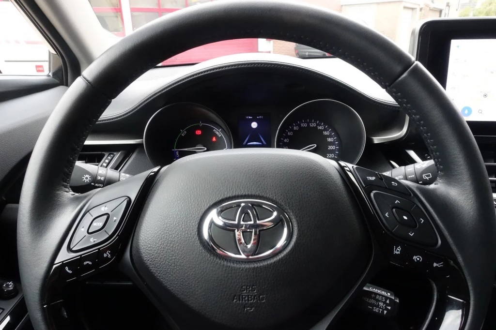 Hoofdafbeelding Toyota C-HR