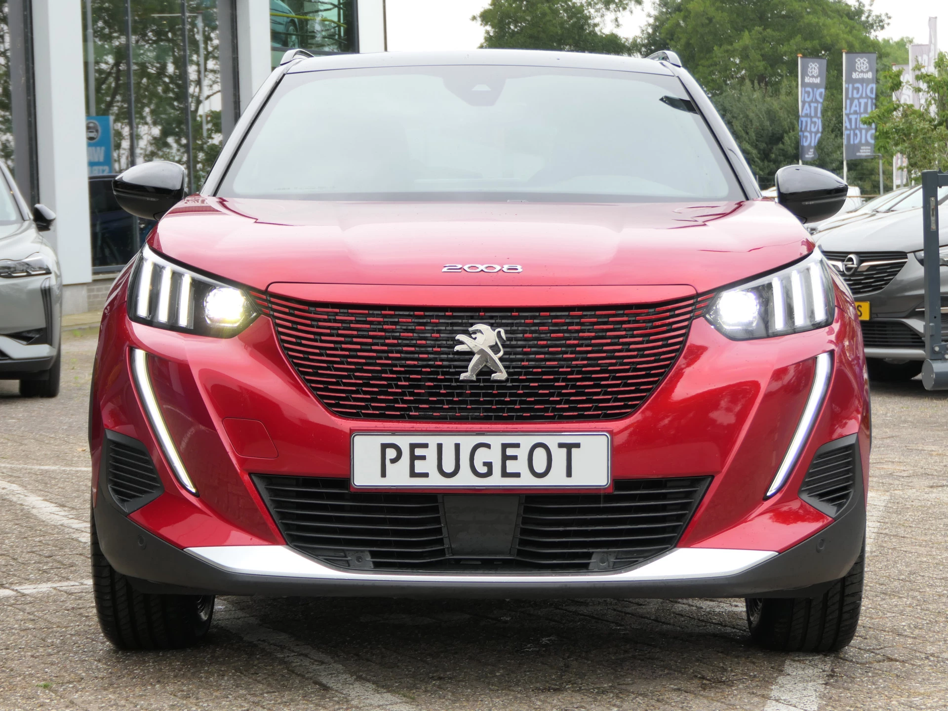 Hoofdafbeelding Peugeot e-2008
