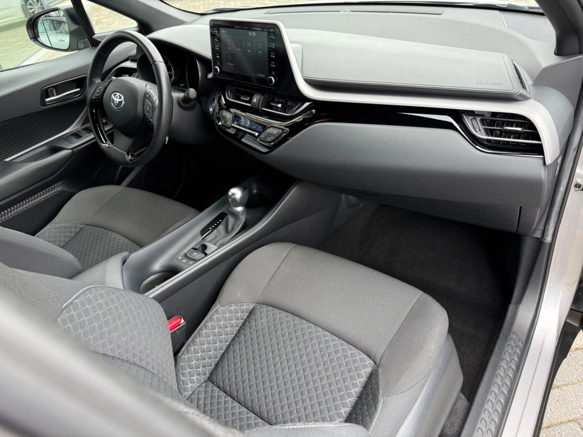 Hoofdafbeelding Toyota C-HR
