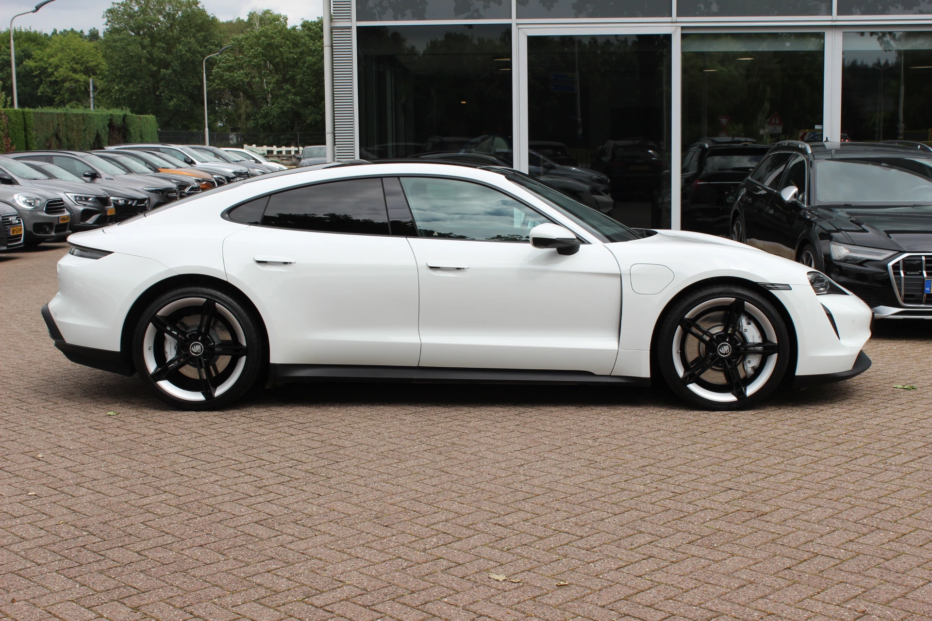 Hoofdafbeelding Porsche Taycan