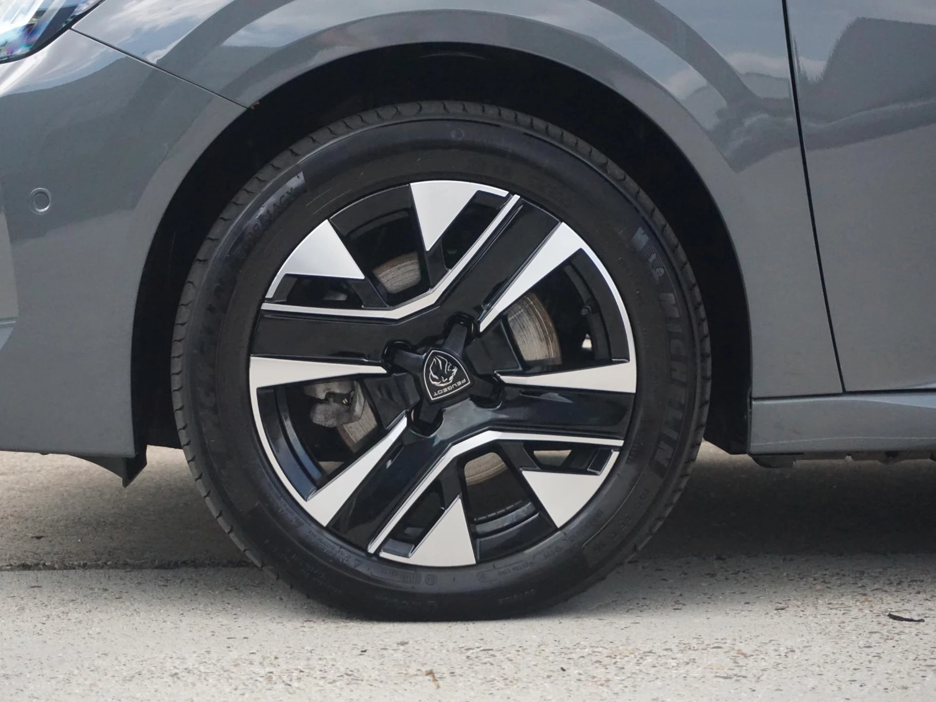 Hoofdafbeelding Peugeot e-208
