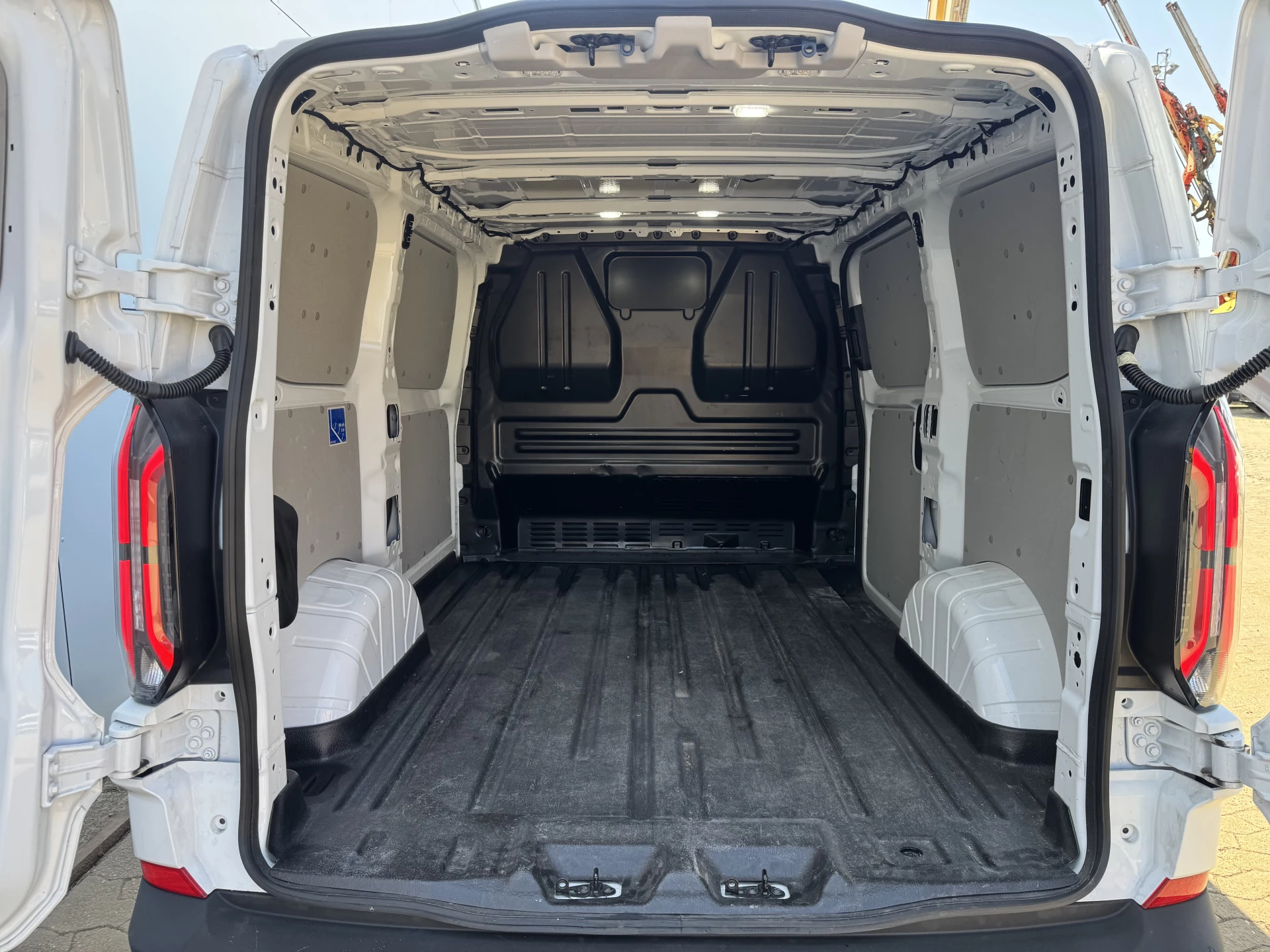 Hoofdafbeelding Ford E-Transit Custom