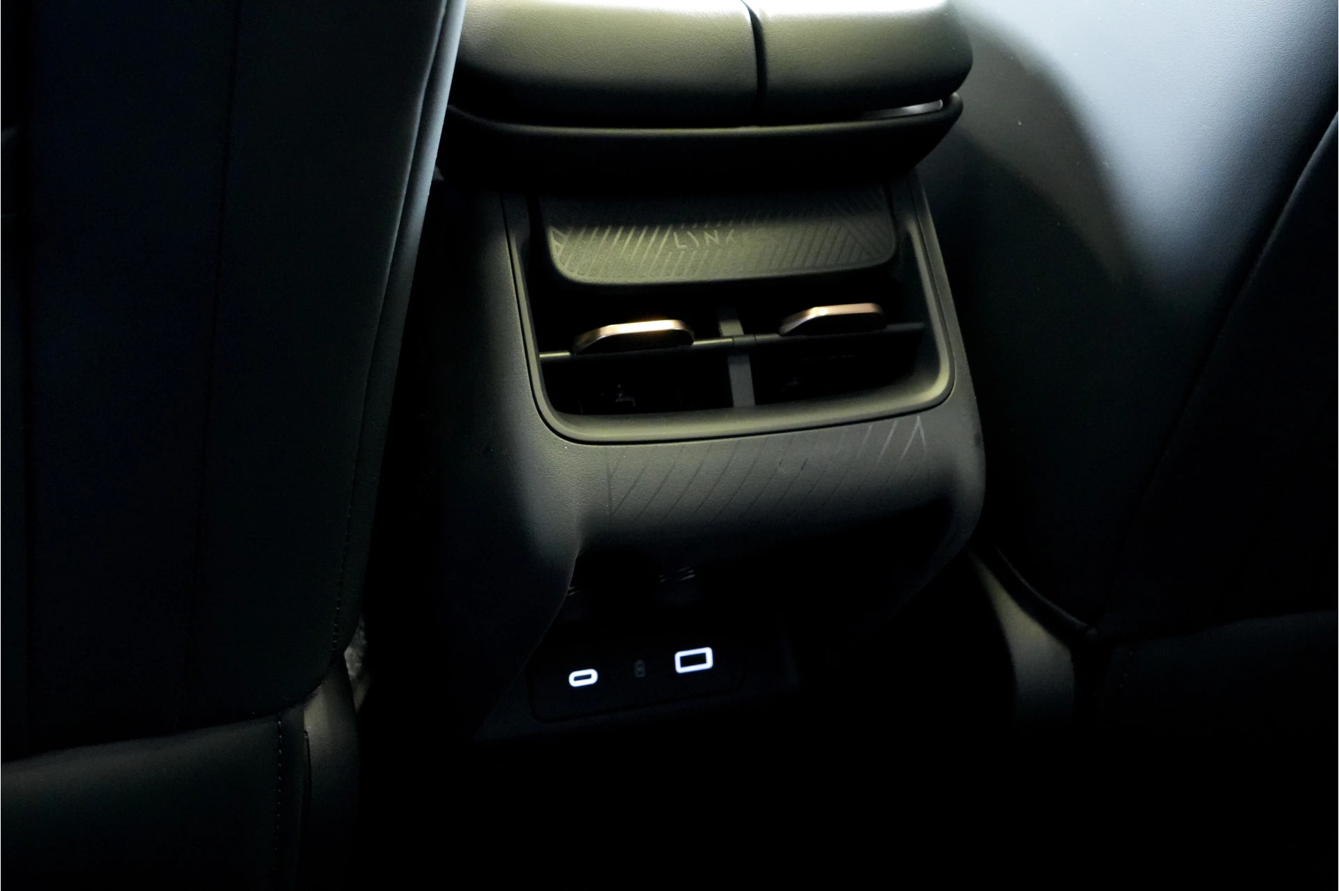 Hoofdafbeelding Lynk & Co 08