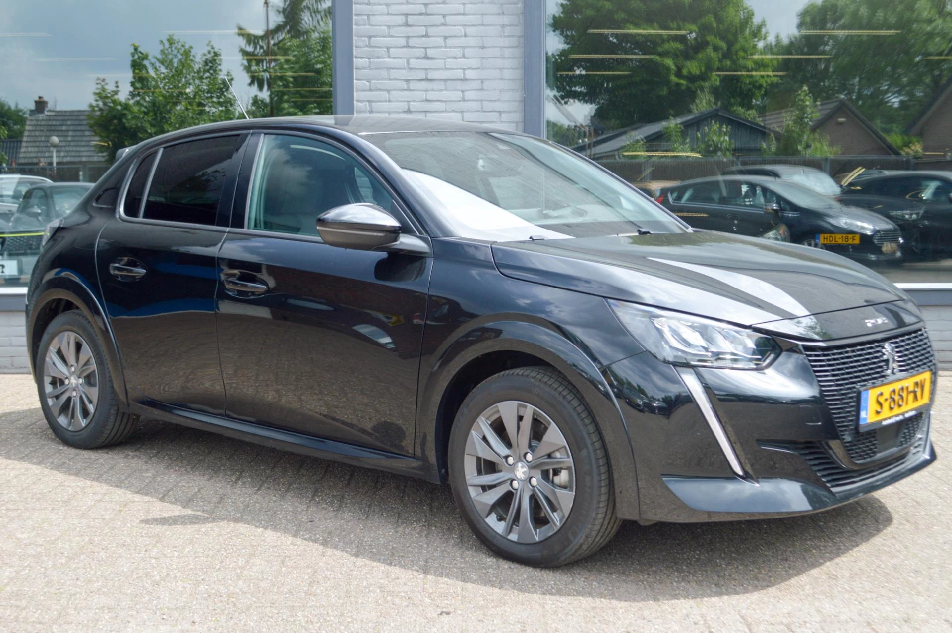 Hoofdafbeelding Peugeot e-208