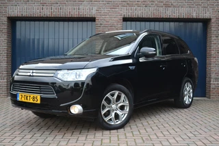 Mitsubishi Outlander 2.0 PHEV Instyle | Keyless | Camera | Dealer onderhouden | Trekhaak | Schuifdak