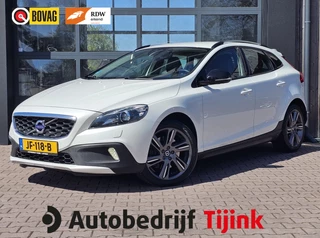 Hoofdafbeelding Volvo V40 Volvo V40 Cross Country 2.0 T3 Momentum | Xenon | Trekhaak | Stoelverwarming | Navi | PDC | Cruise | LMV 18" |
