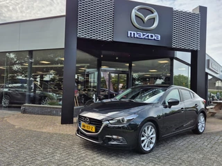 Mazda 3 SEDAN SKYACTIV-G 2.0 120 GT-M / White leder