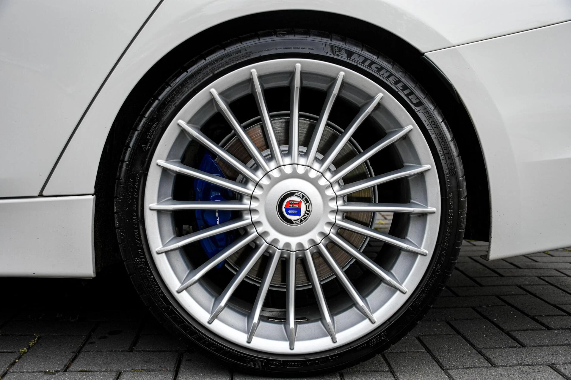 Hoofdafbeelding Alpina B3