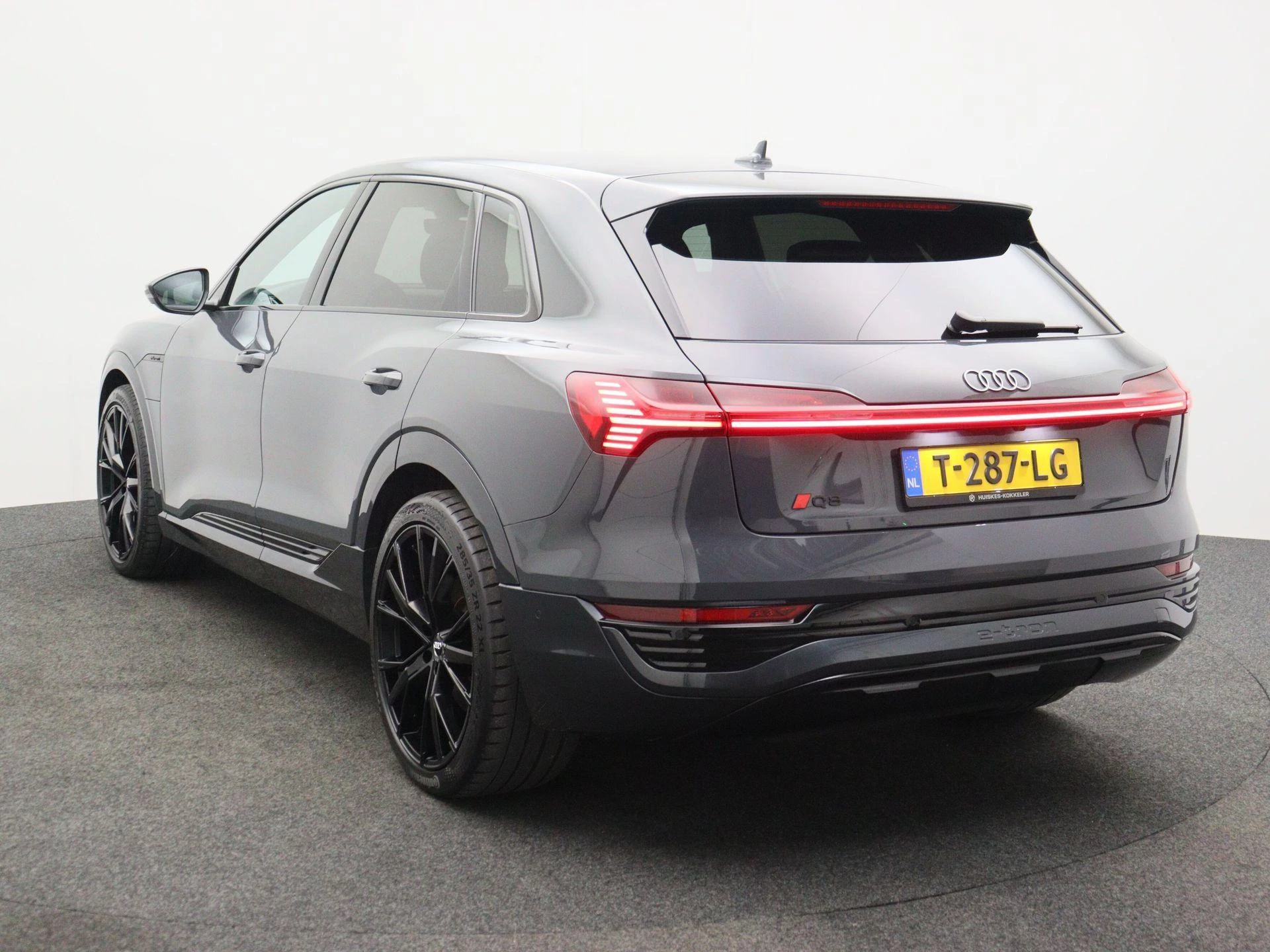 Hoofdafbeelding Audi Q8 e-tron