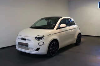 Hoofdafbeelding Fiat 500e Fiat 500e 500E La Prima, 43KW, CarPlay, Camera, Stoelverw, Navi, PDC, Cruise