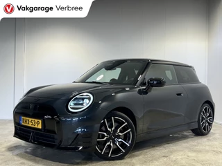 MINI Electric 3-Deurs Cooper SE John Cooper Works M 54.2 kWh | Navigatie/Android/Apple Carplay | LM Velgen 18" | Voorstoelen + Stuur Verwarmd | Elektrisch Glazen Panoramadak | Cruise Control | Airco |