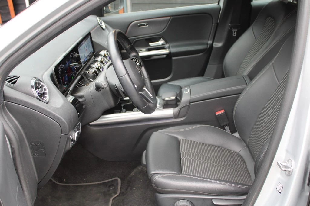 Hoofdafbeelding Mercedes-Benz EQA