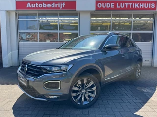 Hoofdafbeelding Volkswagen T-Roc Volkswagen T-Roc 1.5TSI 150PK Sport DSG Virtual Cockpit Camera ACC Navi Trekhaak