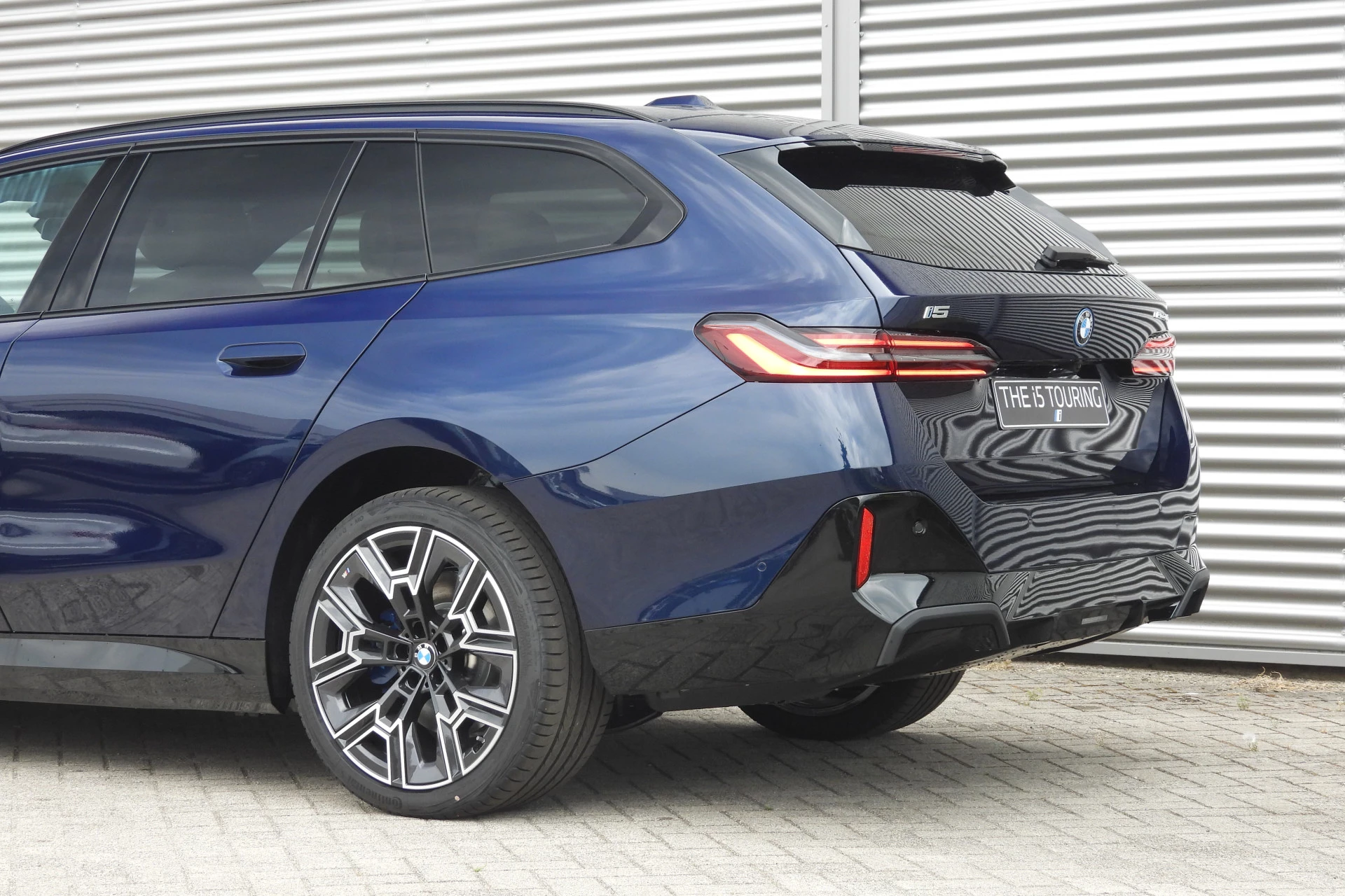 Hoofdafbeelding BMW i5