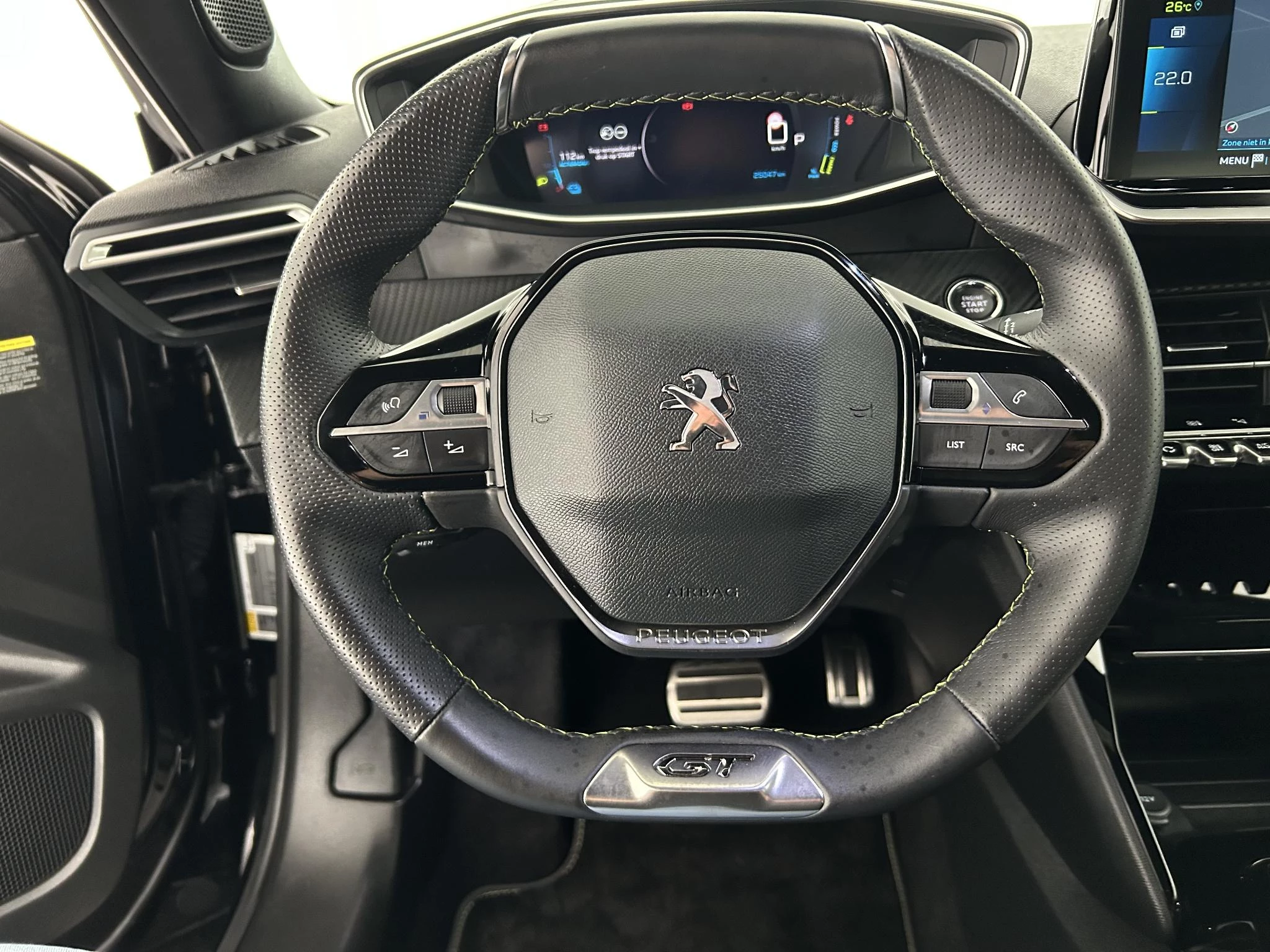Hoofdafbeelding Peugeot e-2008