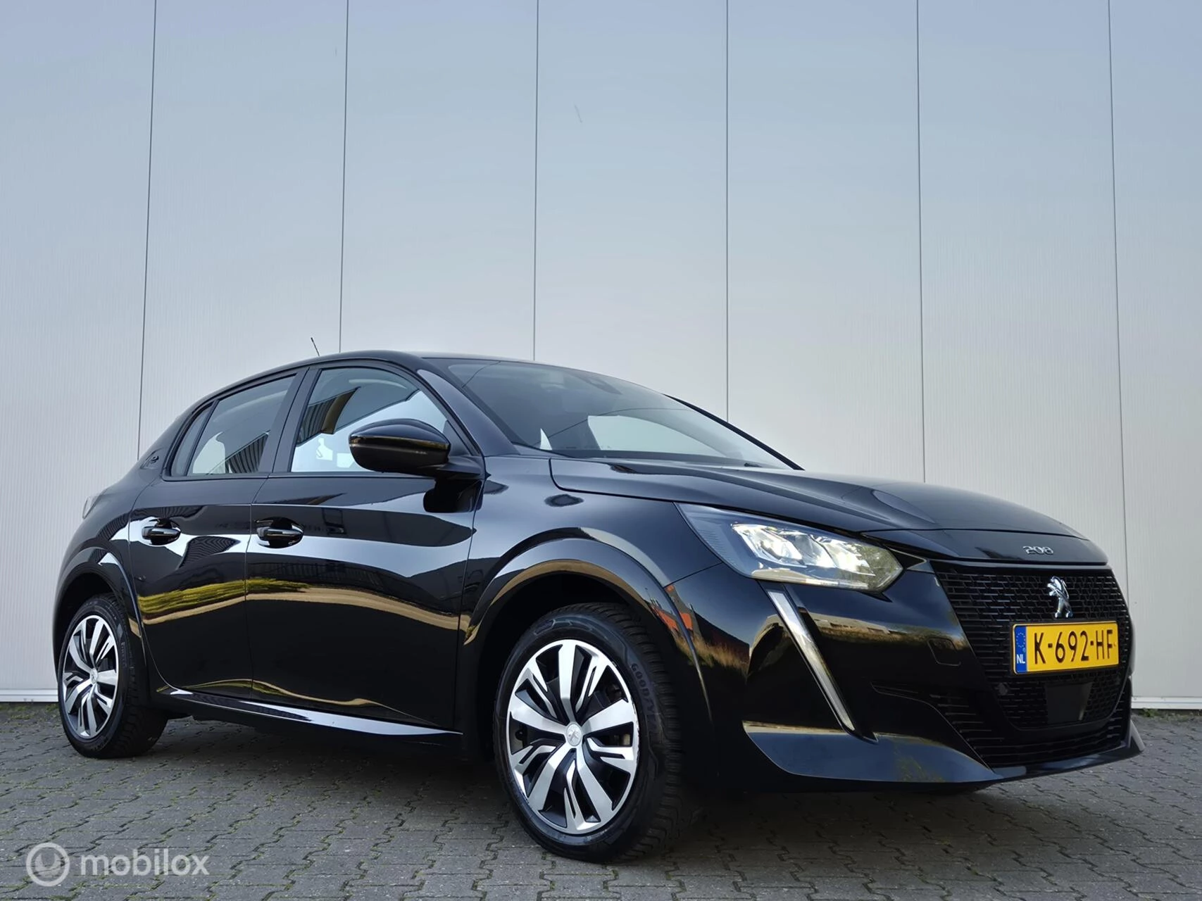 Hoofdafbeelding Peugeot e-208