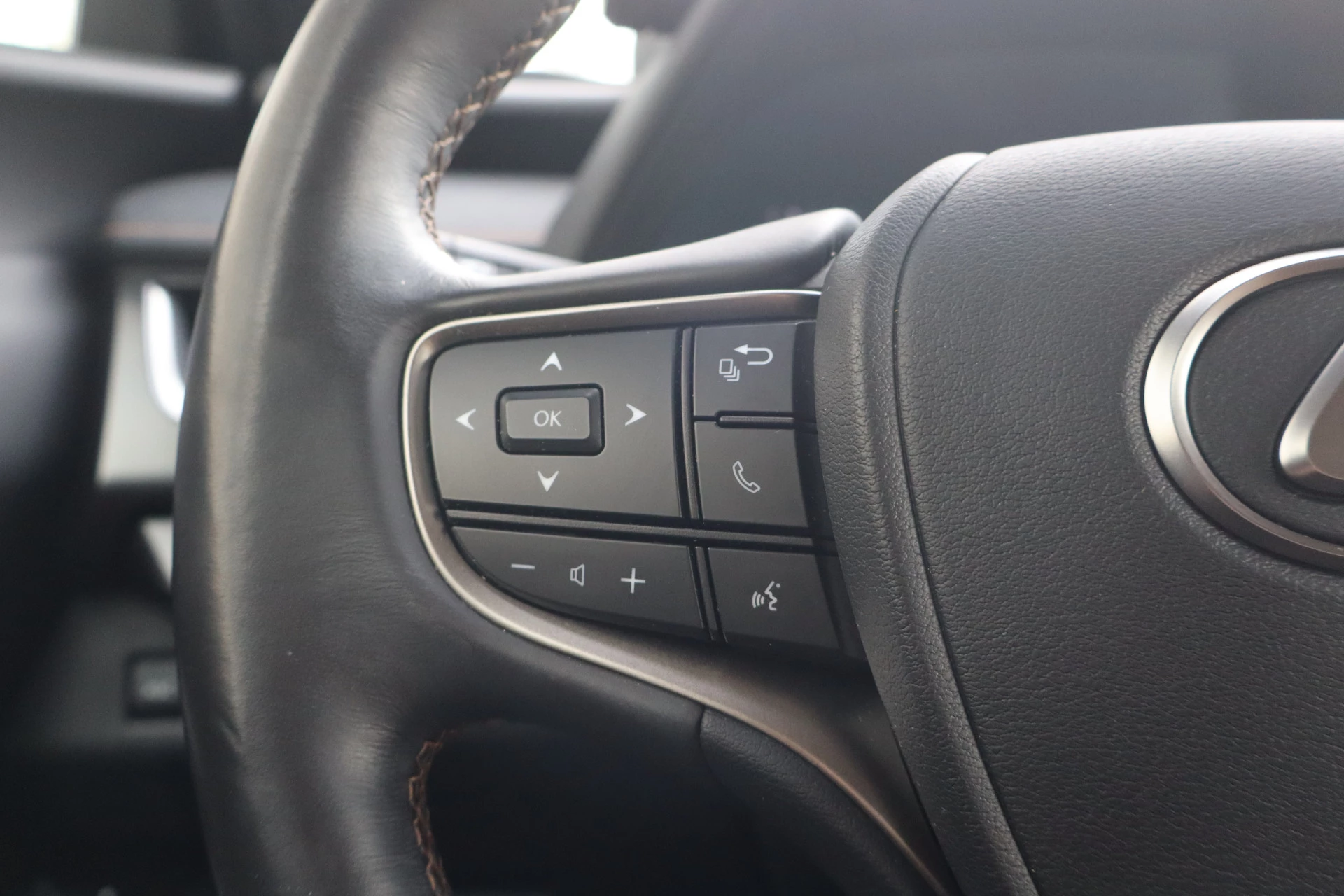 Hoofdafbeelding Lexus UX