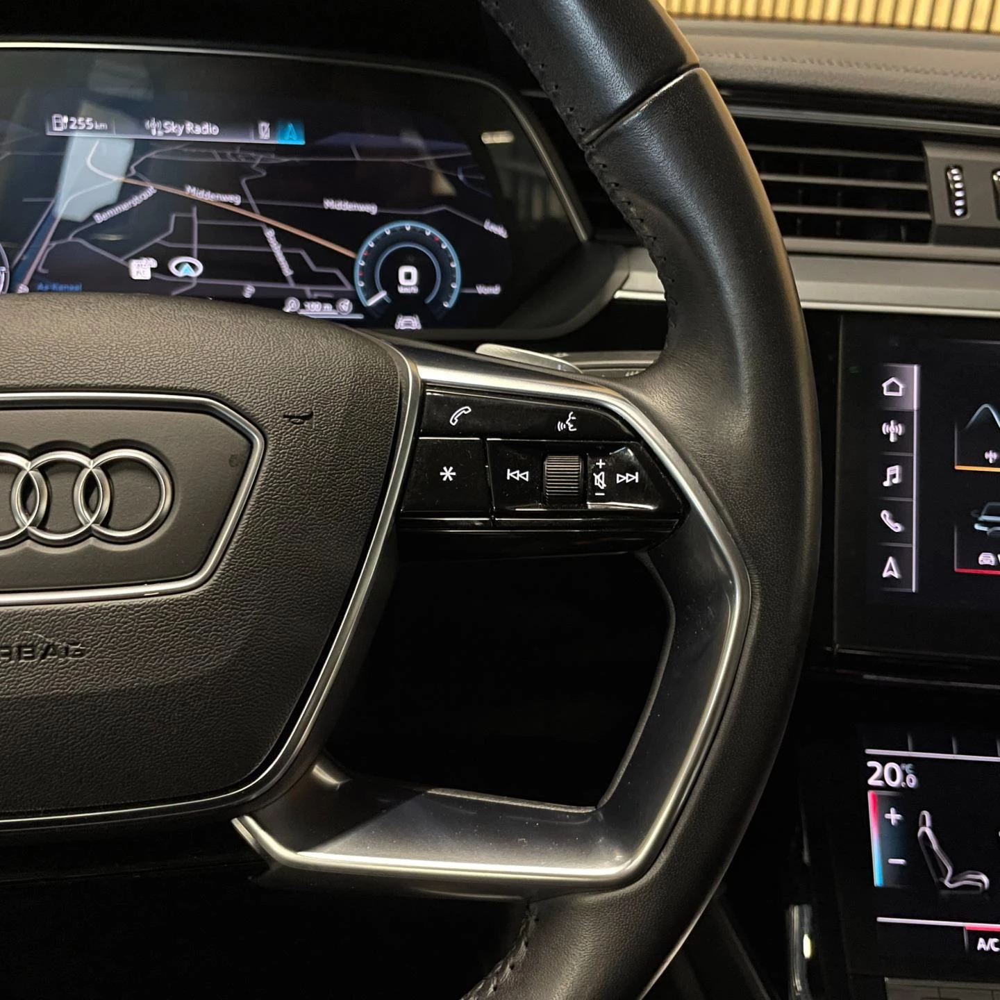 Hoofdafbeelding Audi e-tron