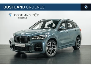 BMW X1 sDrive20i High Executive M Sport Automaat / Panoramadak / Trekhaak / Sportstoelen / Achteruitrijcamera / Head-Up / Active Cruise Control / LED / Stoelverwarming