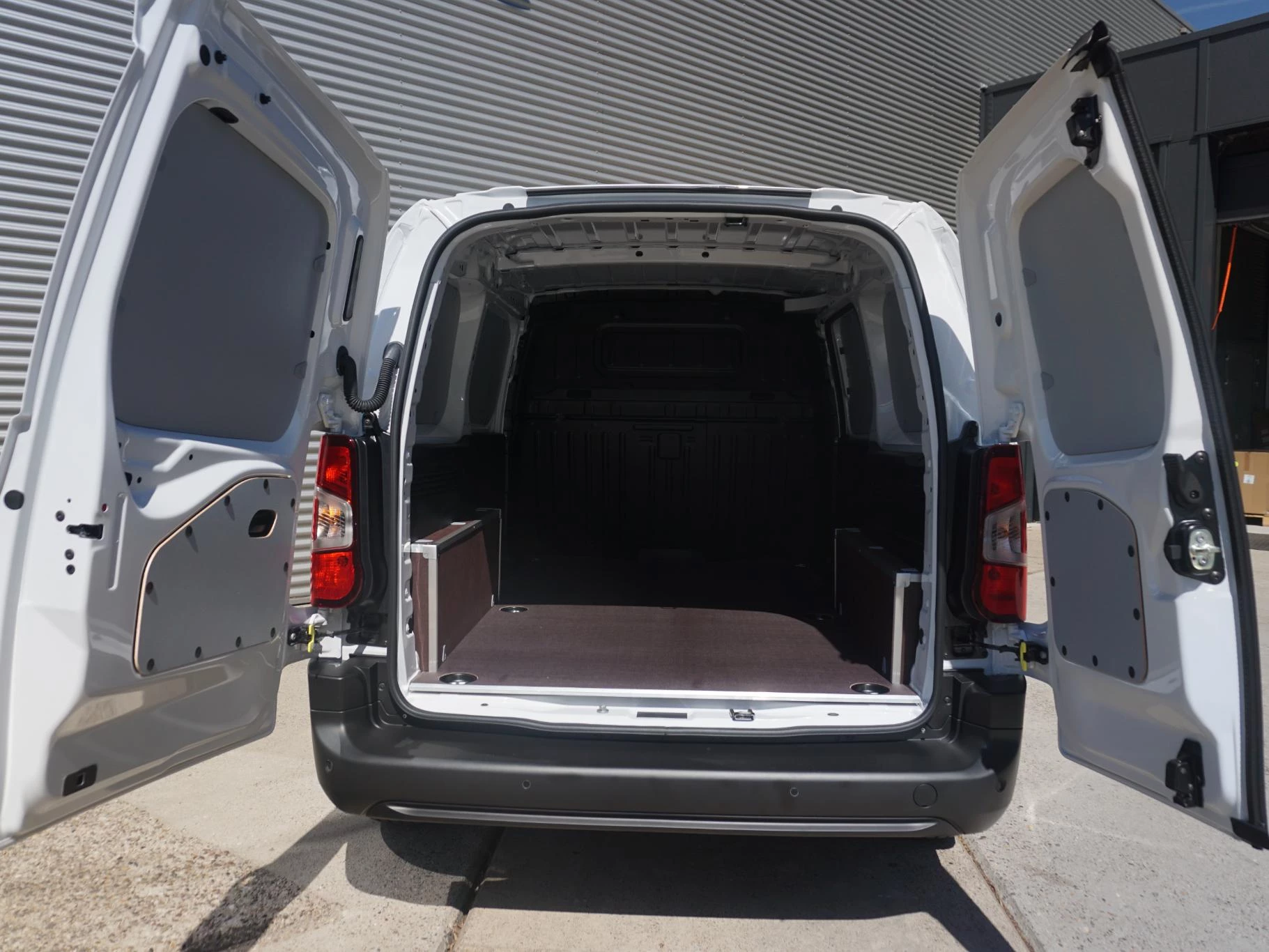 Hoofdafbeelding Peugeot e-Partner