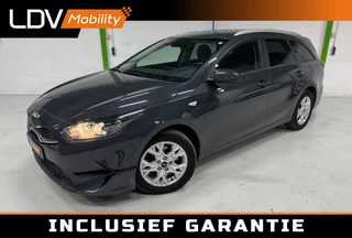 Hoofdafbeelding Kia Ceed Sportswagon Kia Ceed Sportswagon 1.5 T-GDI Vision / 26429 km / Apple carplay / Stuurverwarming / Boekjes ingevuld aanwezig.