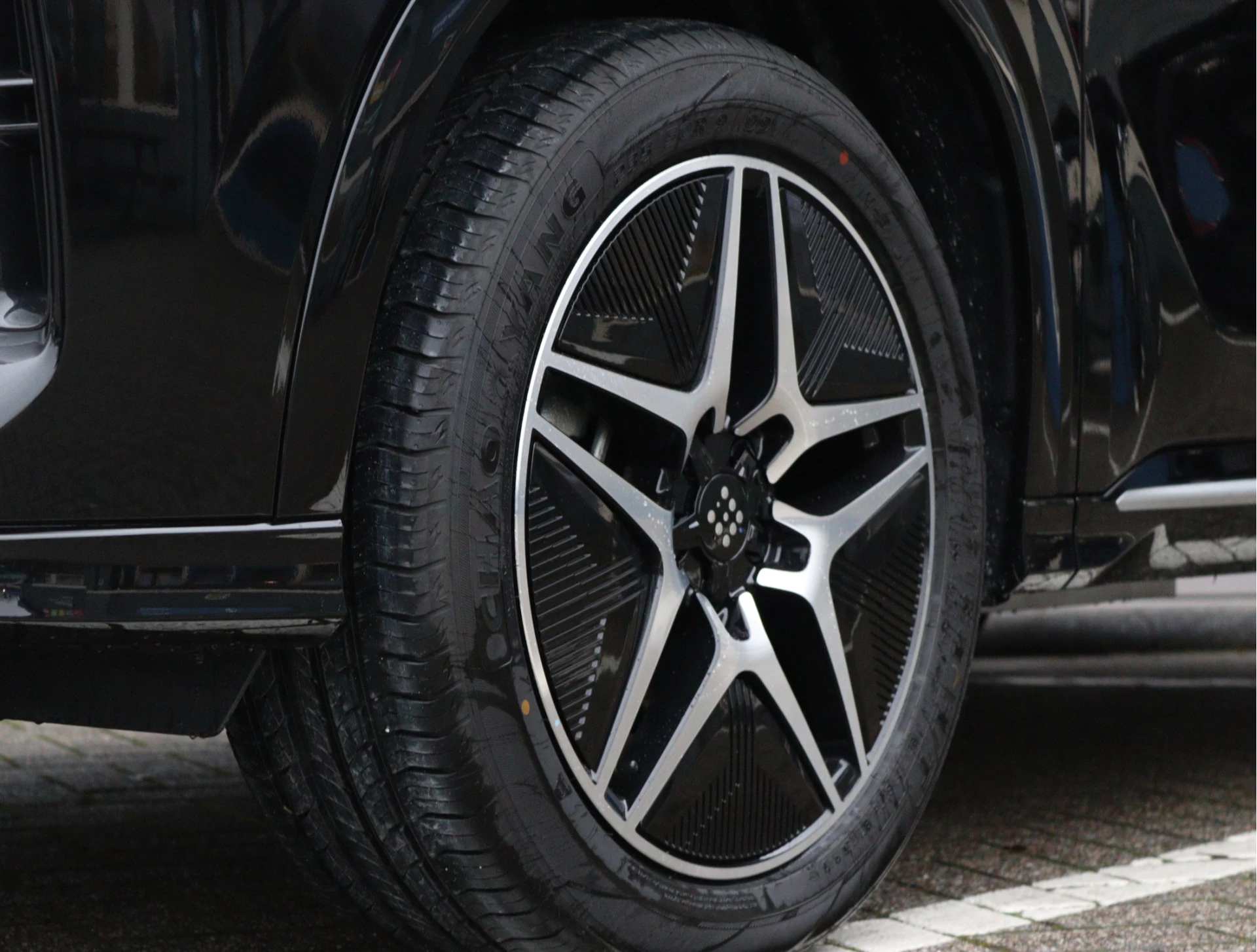 Hoofdafbeelding DFSK E5 PHEV