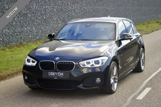 Hoofdafbeelding BMW 1 Serie BMW 1-serie 120i M Pakket High Executive | Automaat - LCI2