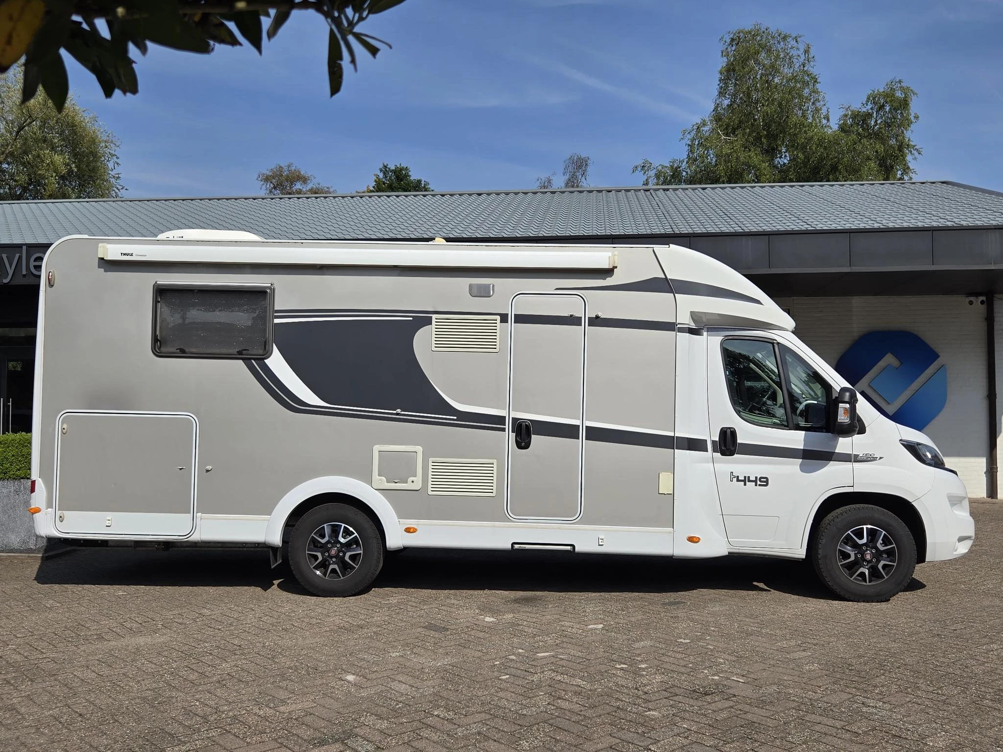 Hoofdafbeelding Carado T 449