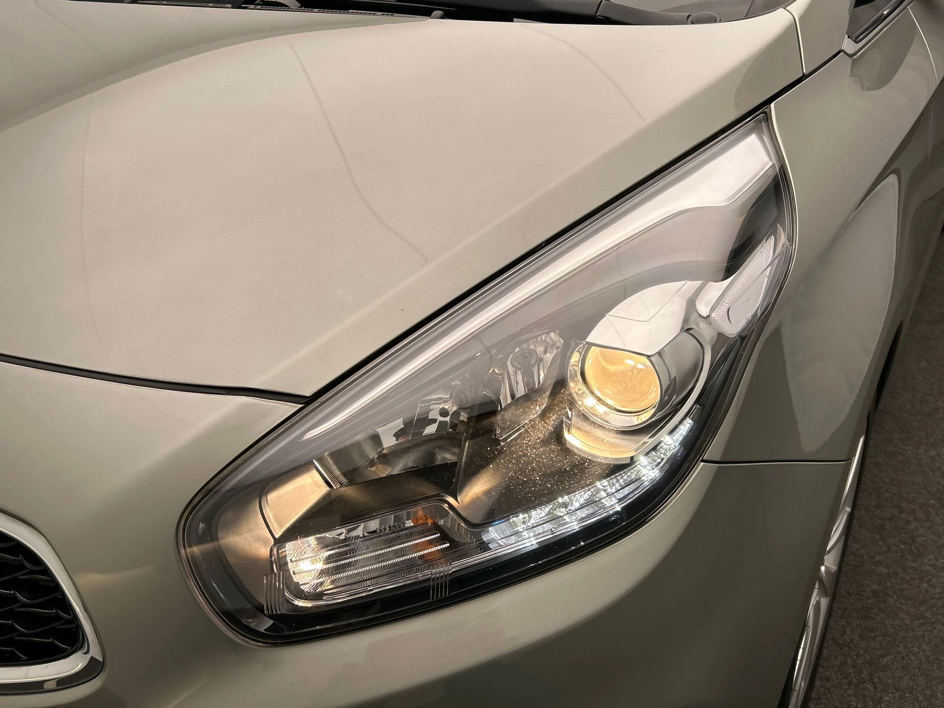 Hoofdafbeelding Kia Carens