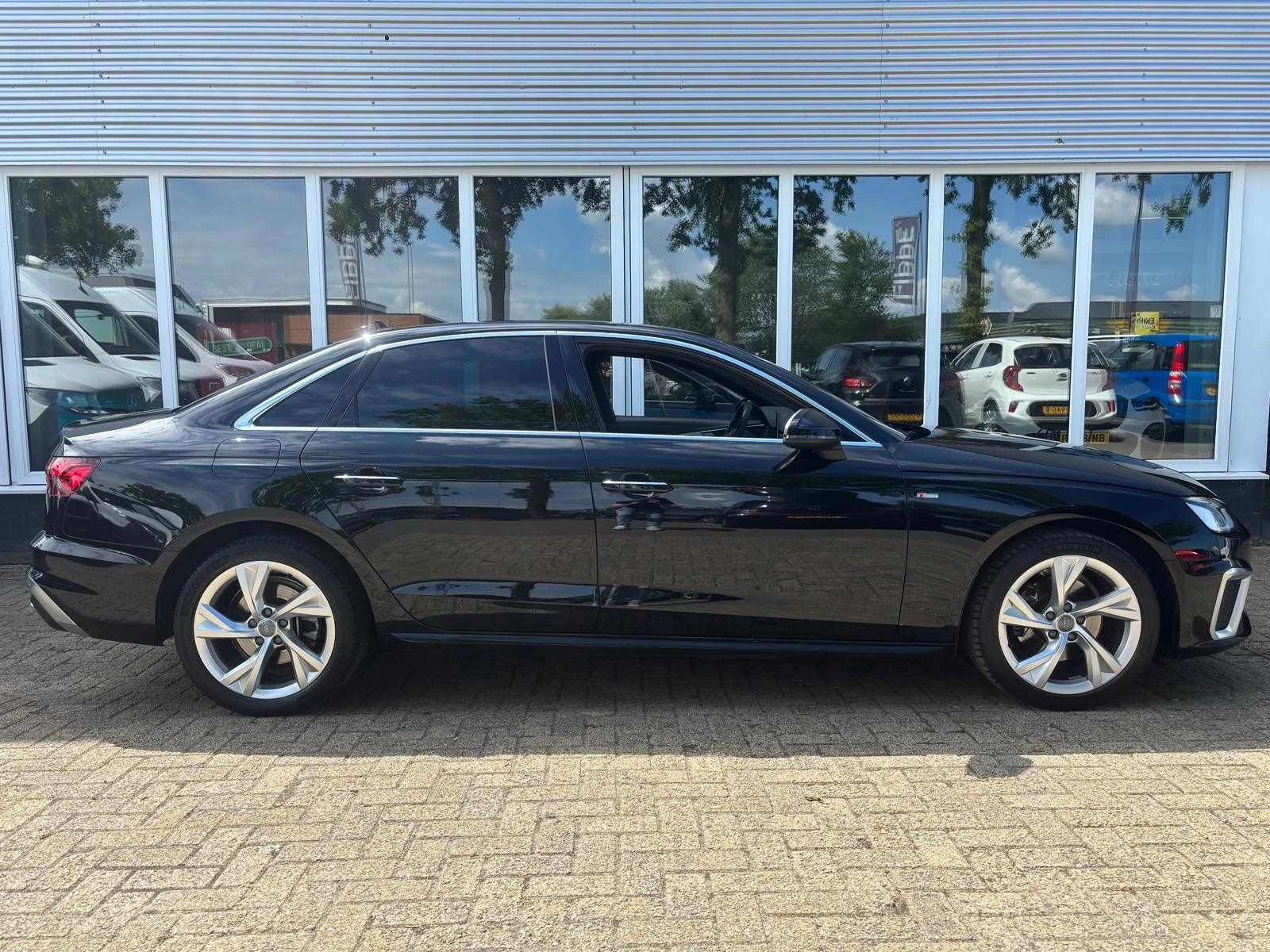 Hoofdafbeelding Audi A4