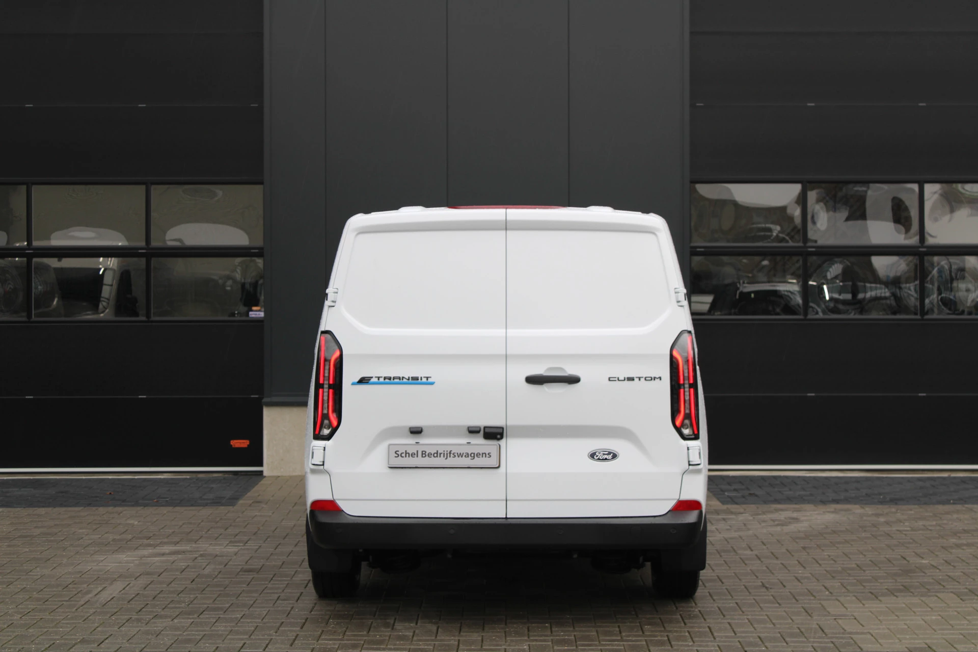 Hoofdafbeelding Ford E-Transit Custom
