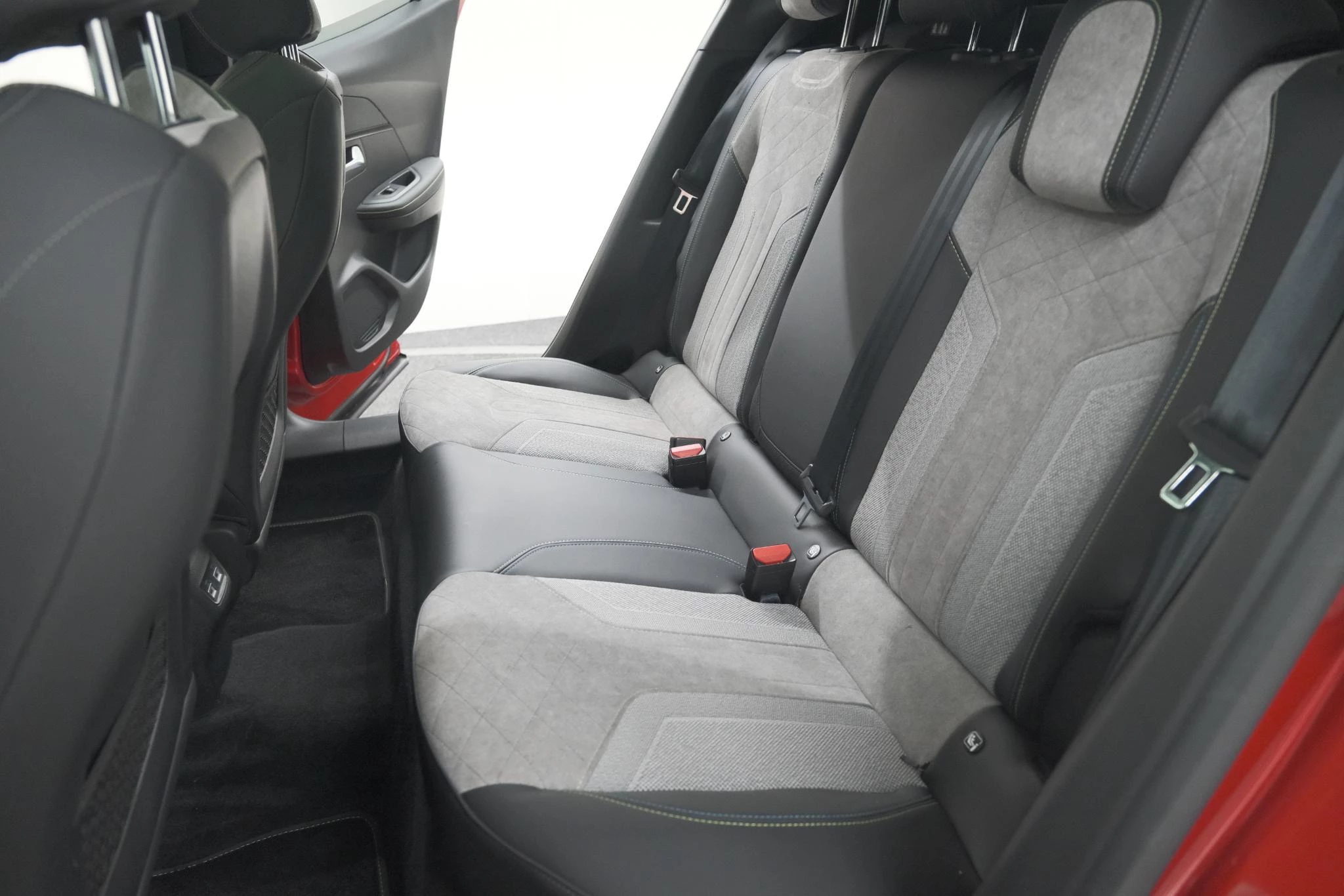 Hoofdafbeelding Peugeot e-2008