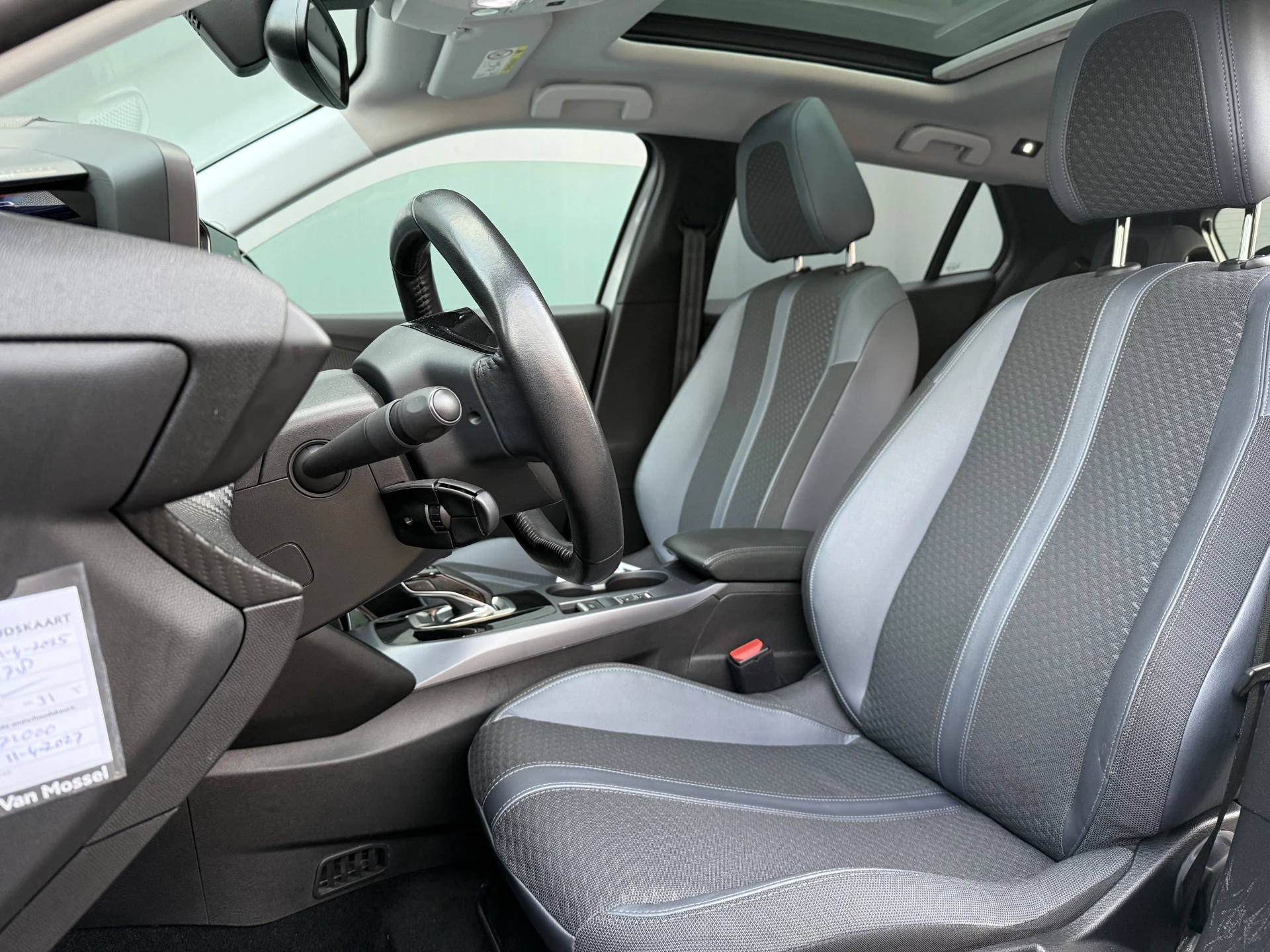 Hoofdafbeelding Peugeot e-2008