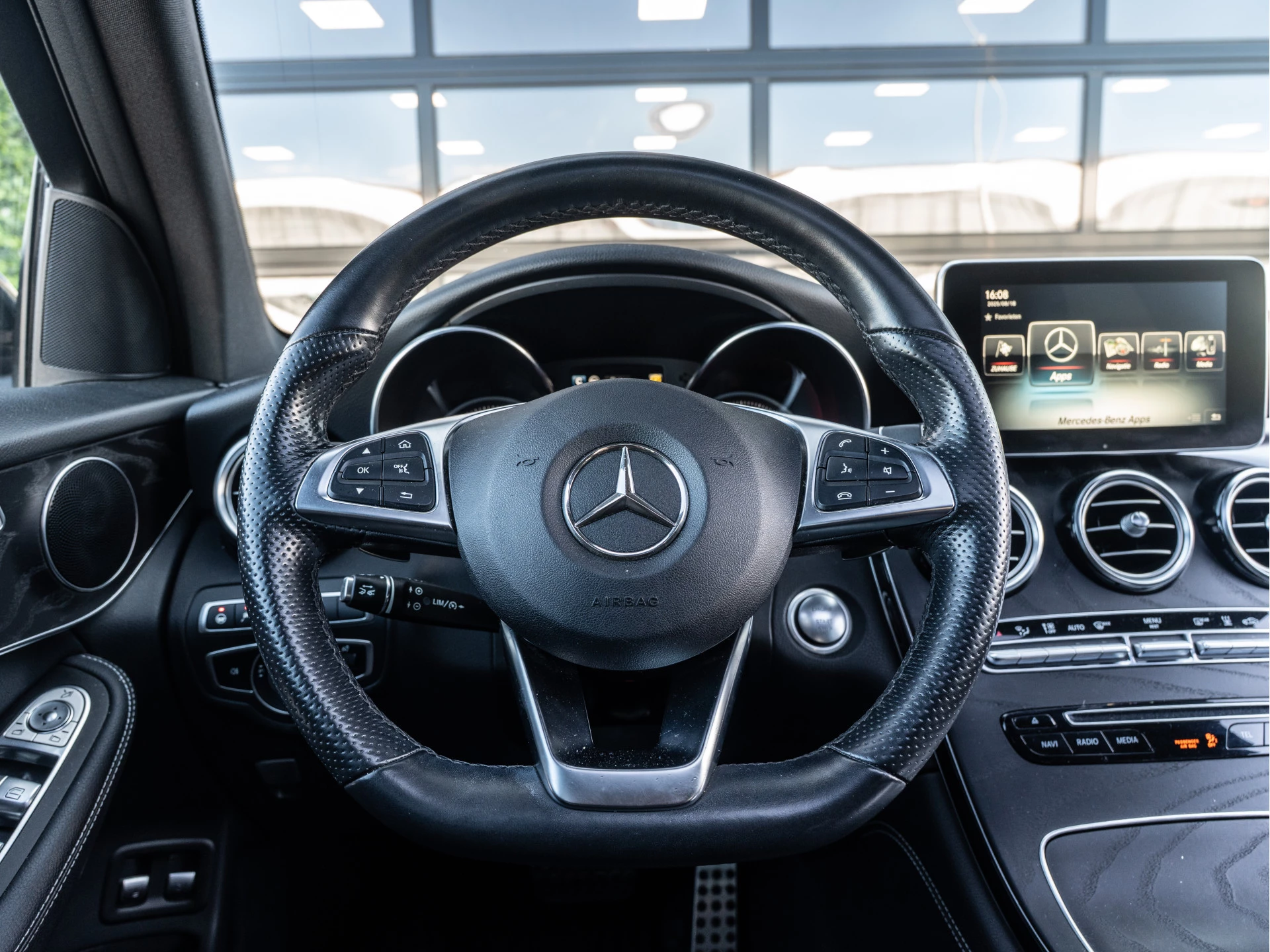 Hoofdafbeelding Mercedes-Benz GLC