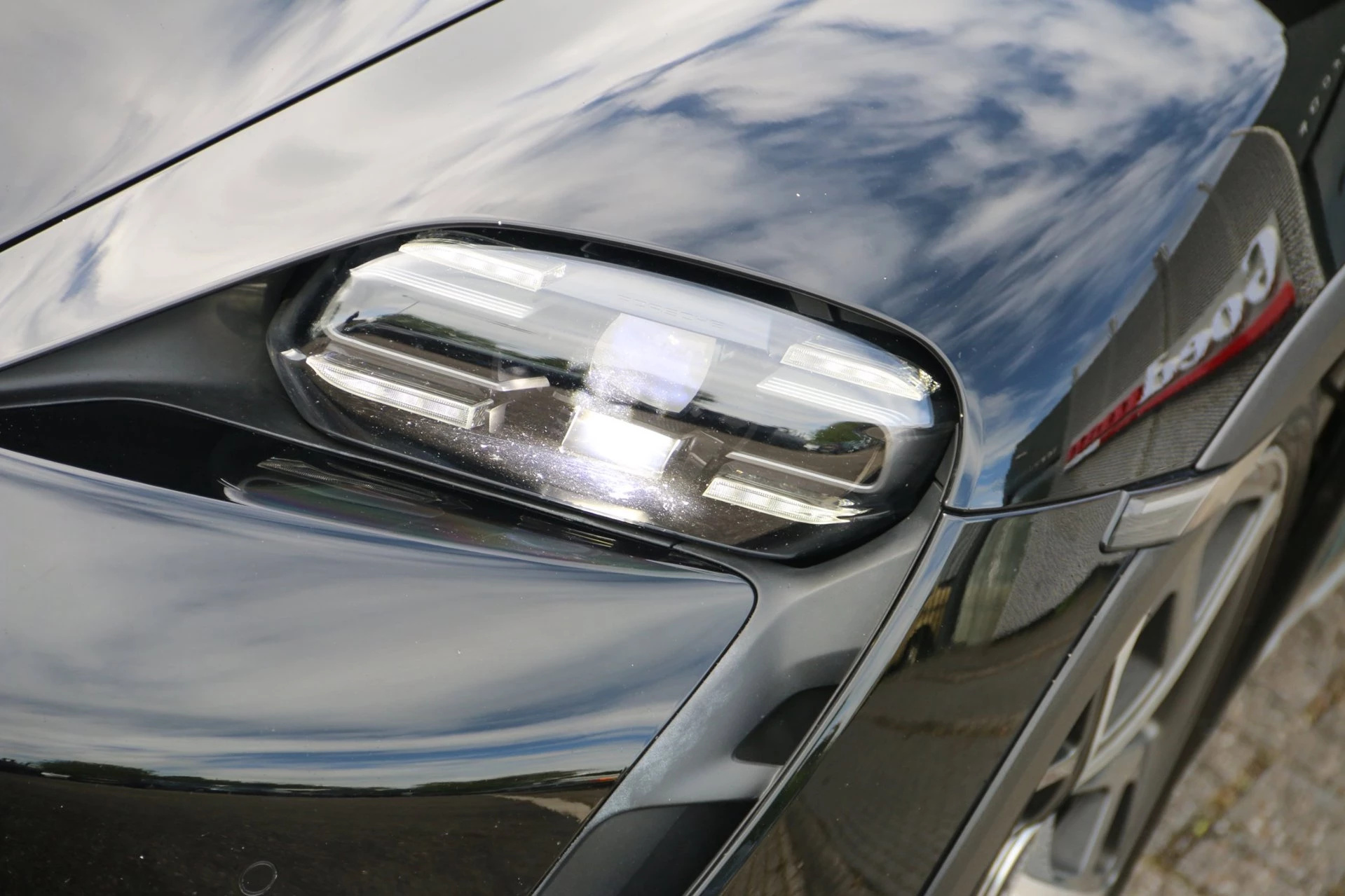 Hoofdafbeelding Porsche Taycan