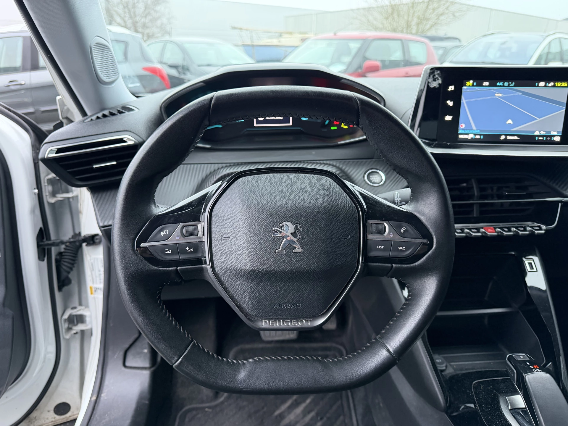 Hoofdafbeelding Peugeot e-2008