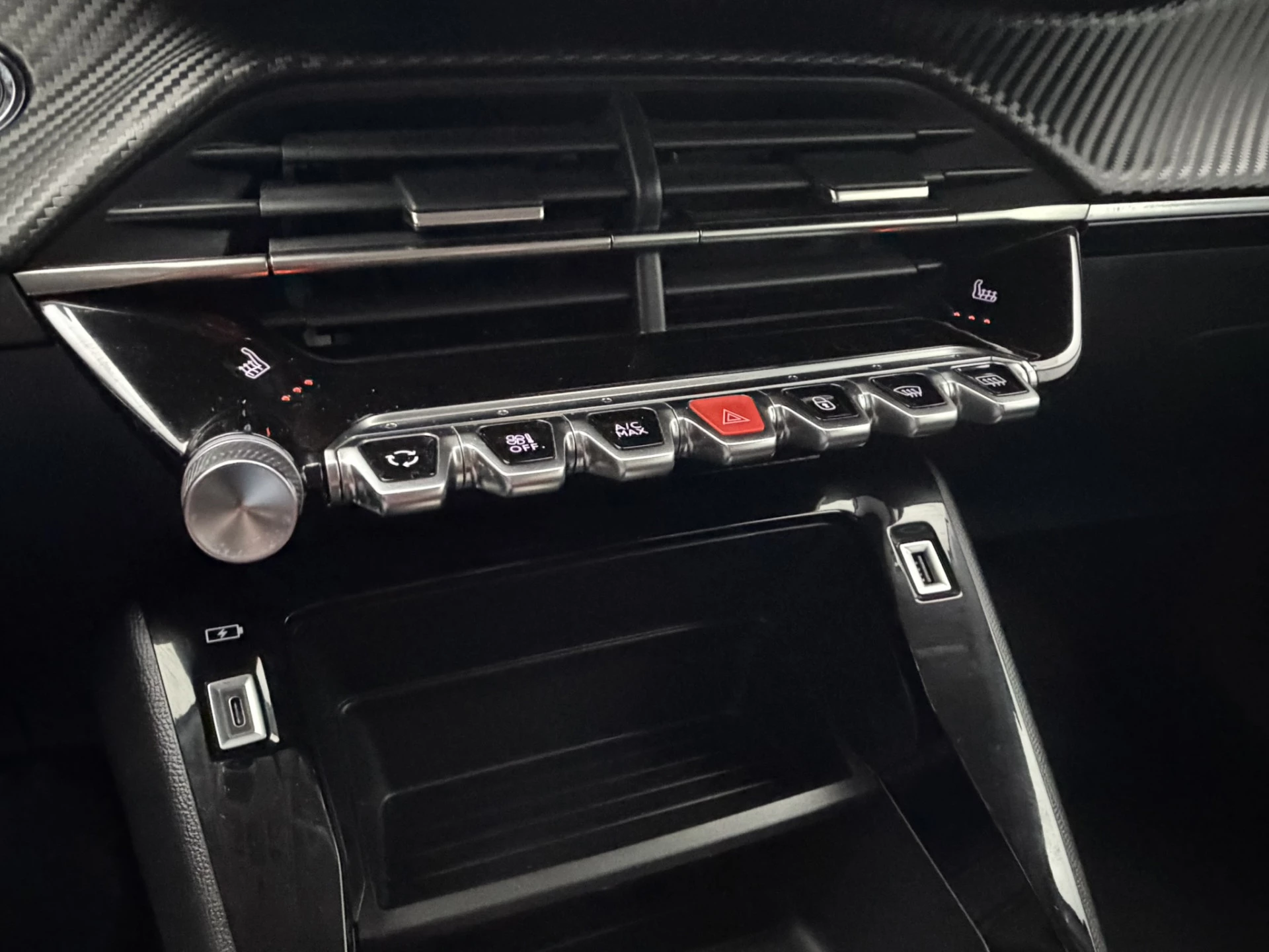 Hoofdafbeelding Peugeot e-2008