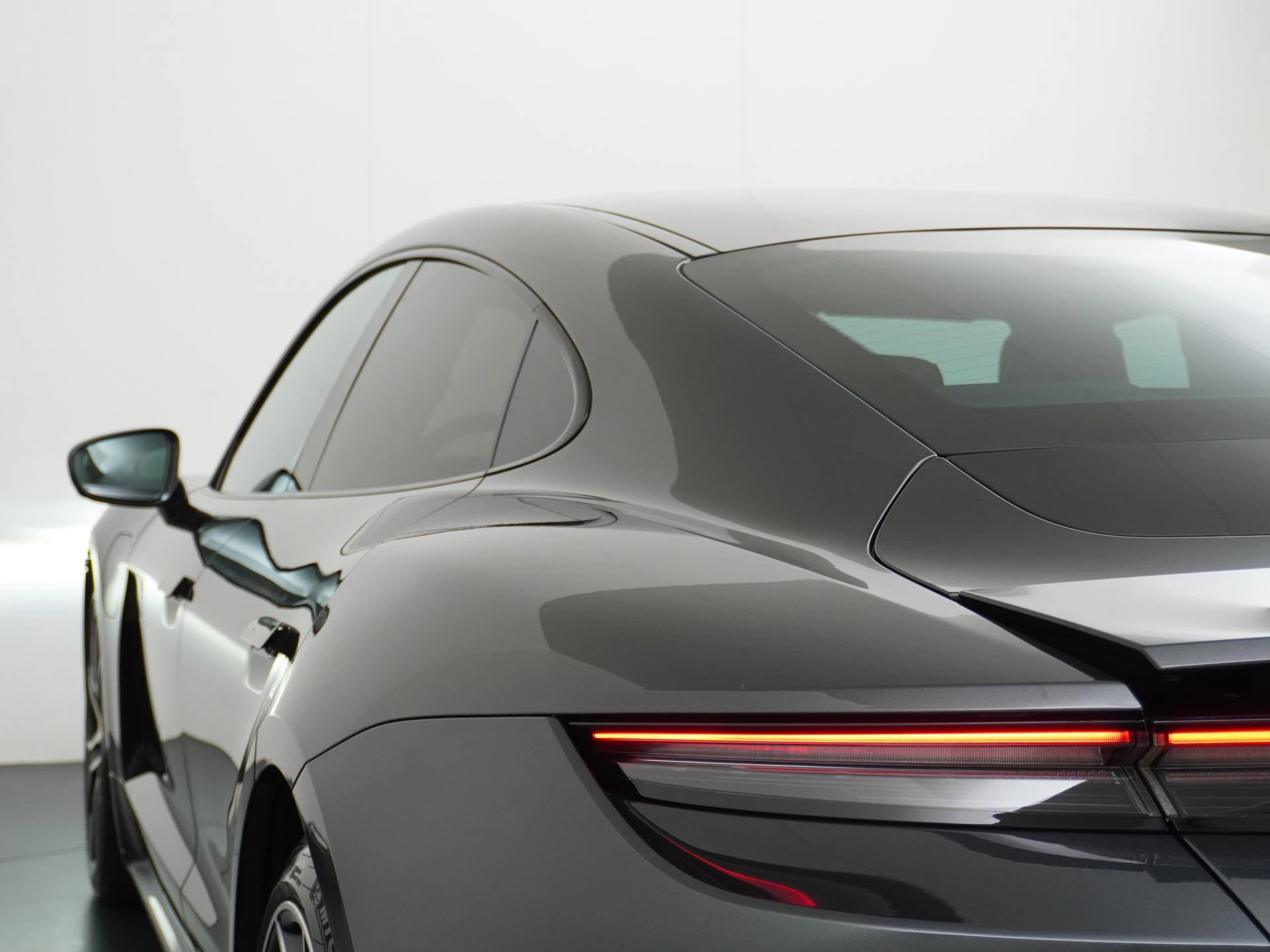Hoofdafbeelding Porsche Taycan