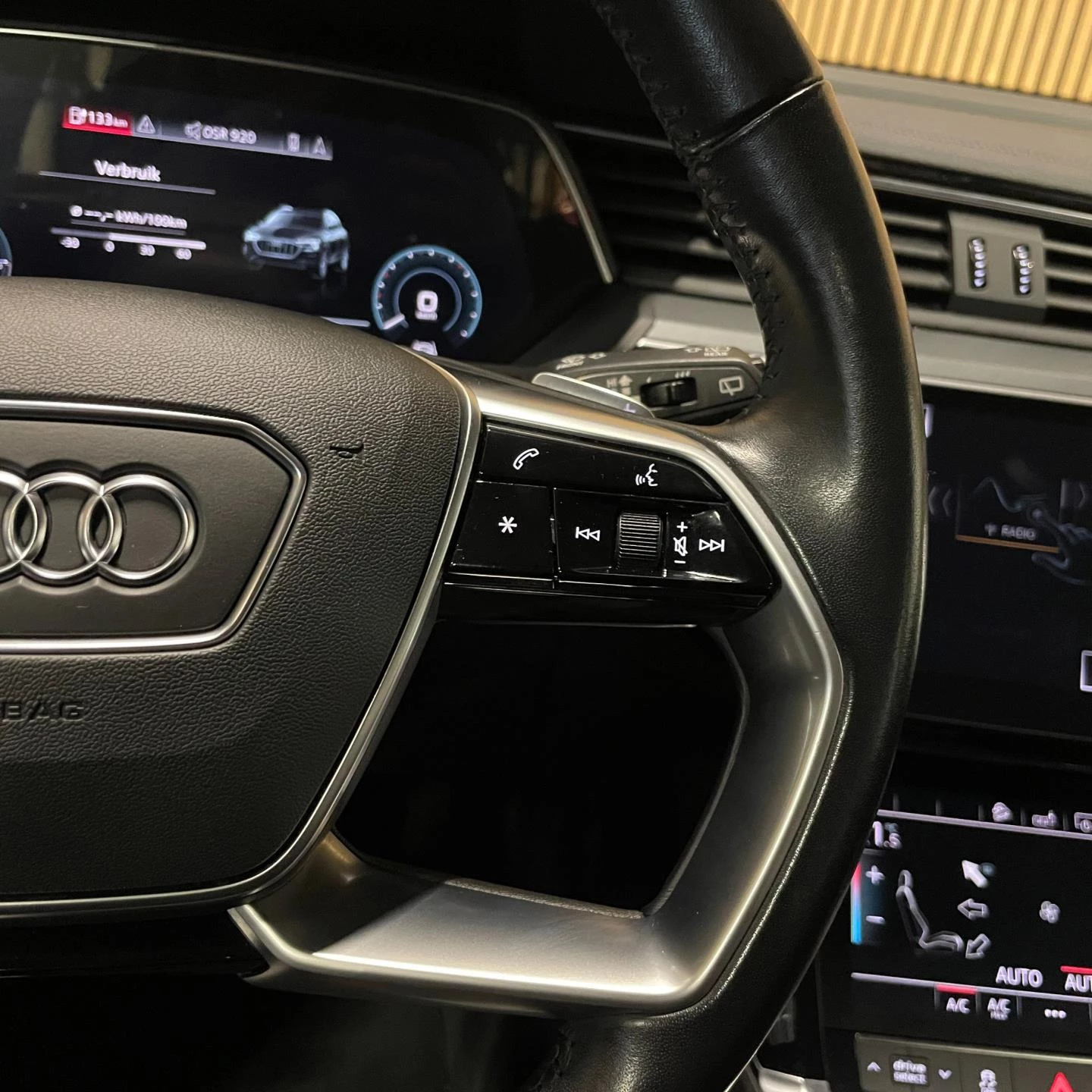 Hoofdafbeelding Audi e-tron