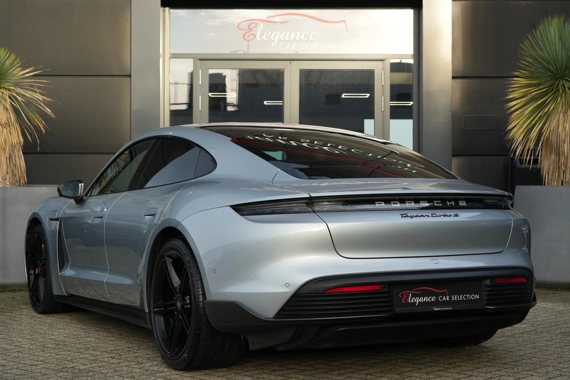Hoofdafbeelding Porsche Taycan