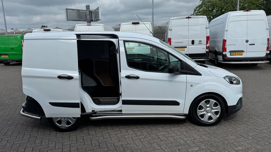 Hoofdafbeelding Ford Transit Courier