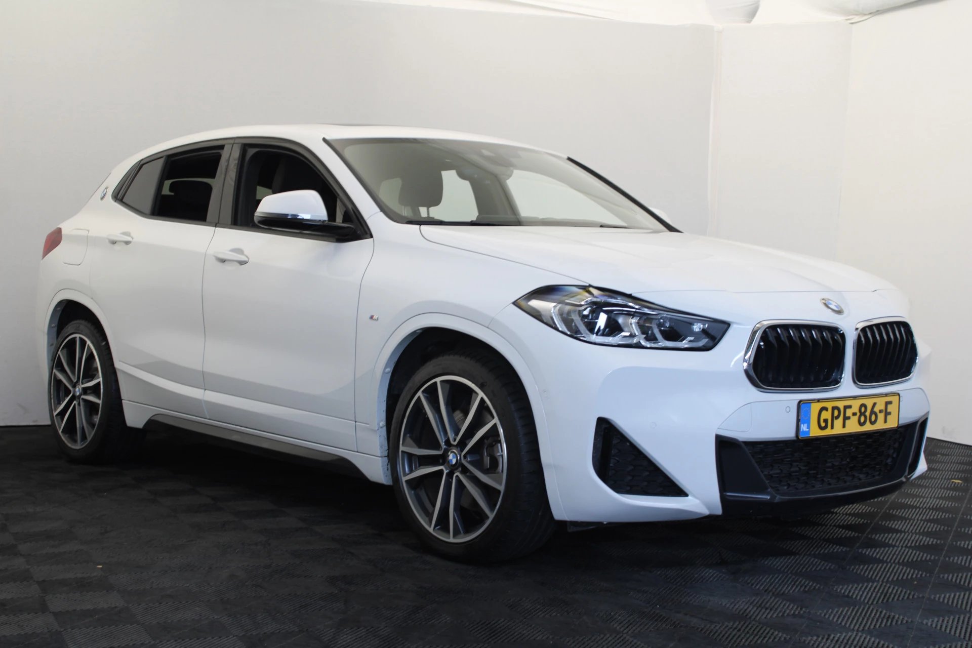 Hoofdafbeelding BMW X2